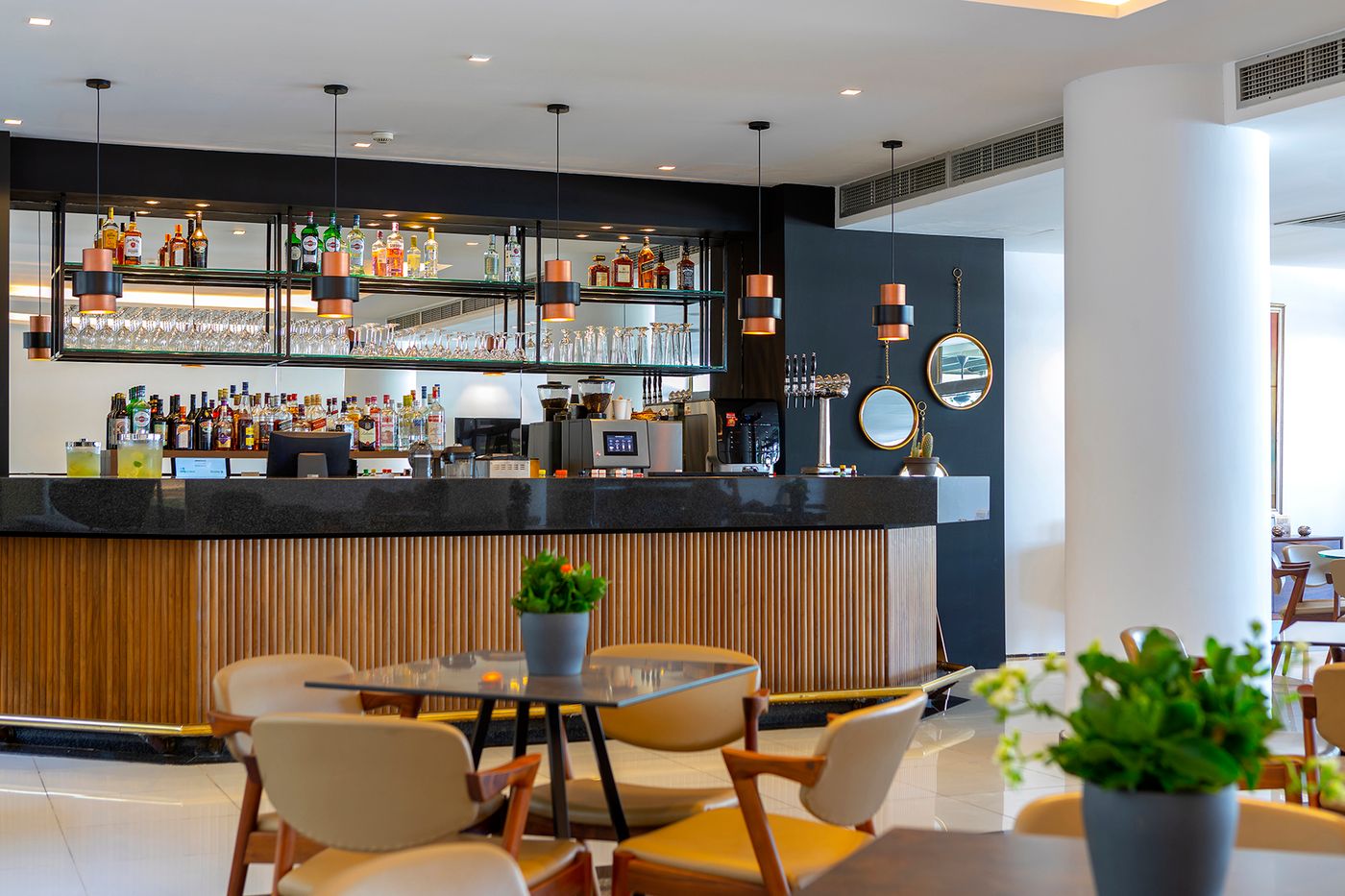 Crystal-Springs-Beach-Hotel-Bar-32