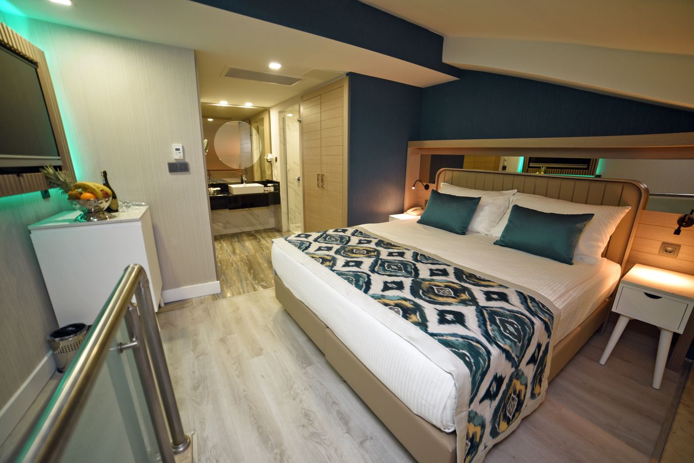 Royal-Wings-Hotel-Room-23