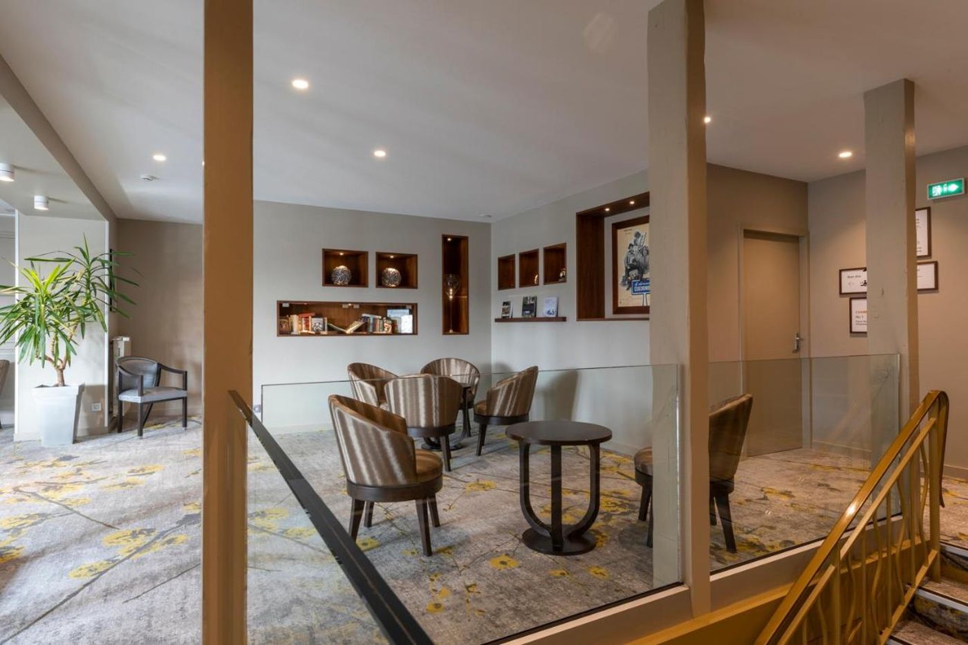 Auberge de Clochemerle - France - VAUX-EN-BEAUJOLAIS - Lobby - 7