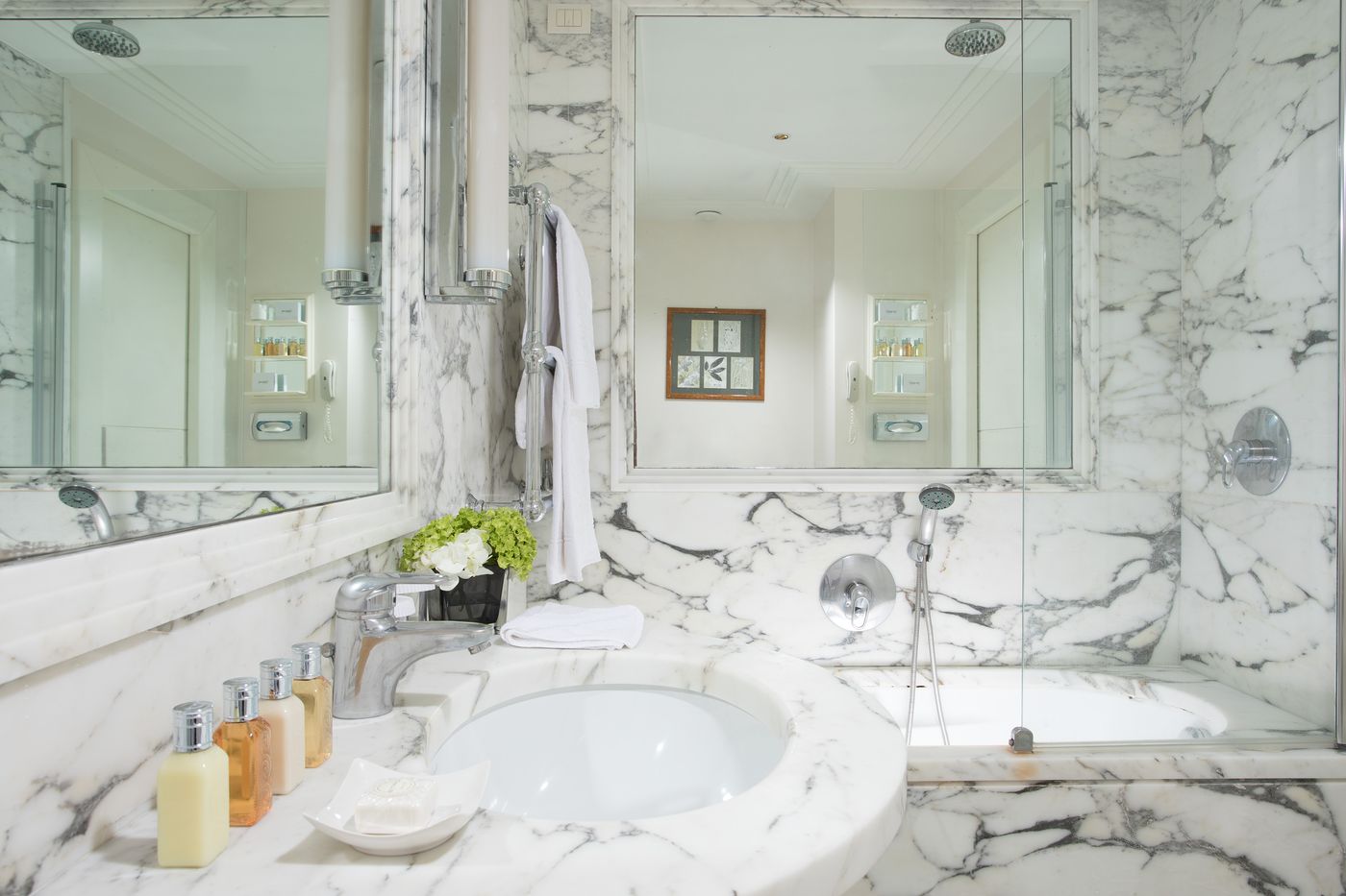 Hotel-Lord-Byron-Small-Luxury-Hotels-of-the-World-Room-33