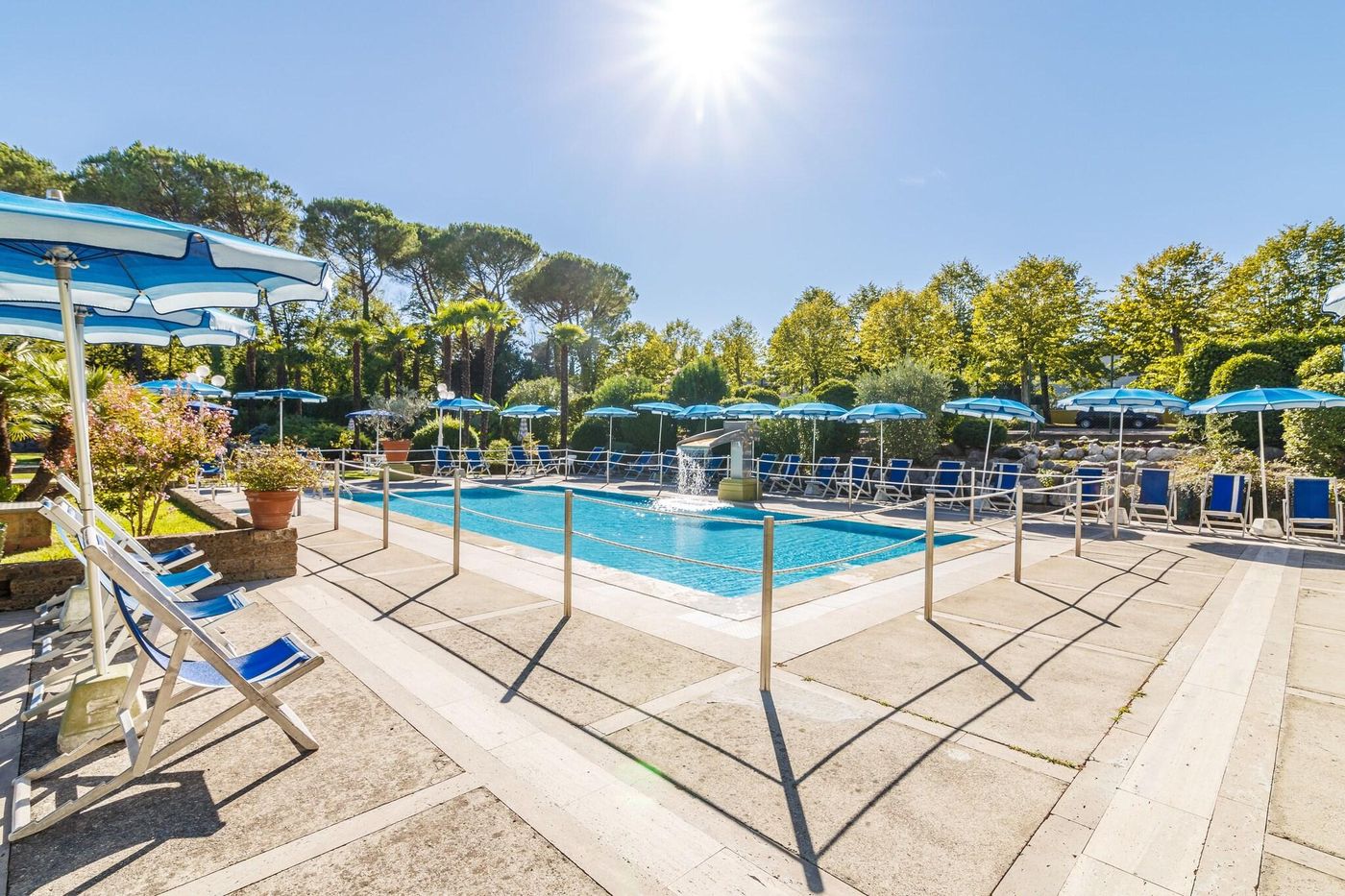 Country-Club-Pool-36