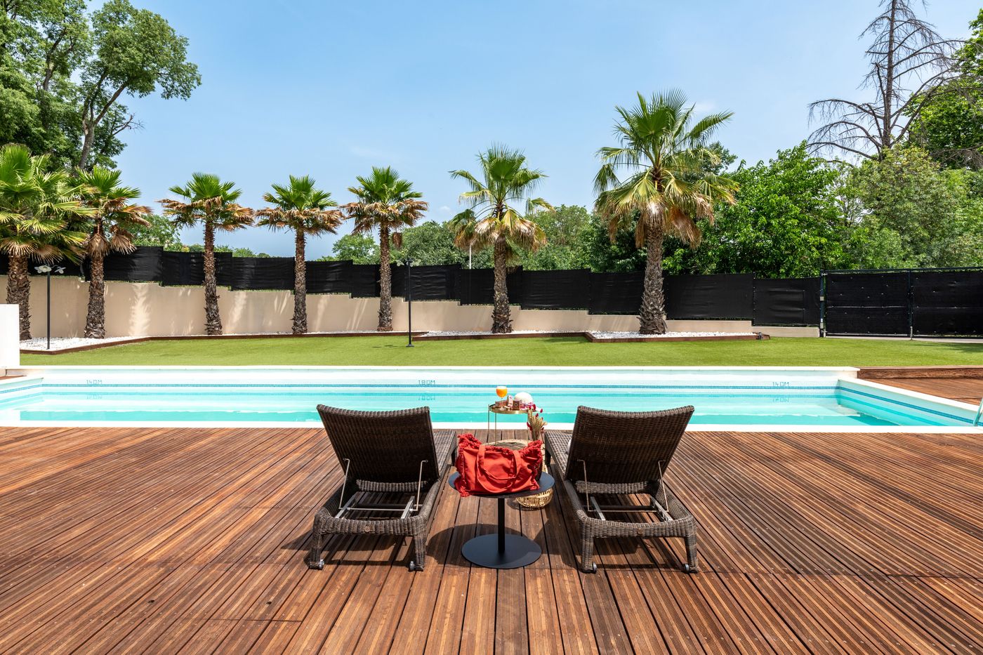 Zenitude Hôtel & Résidences Juvignac - France - JUVIGNAC - Pool - 8