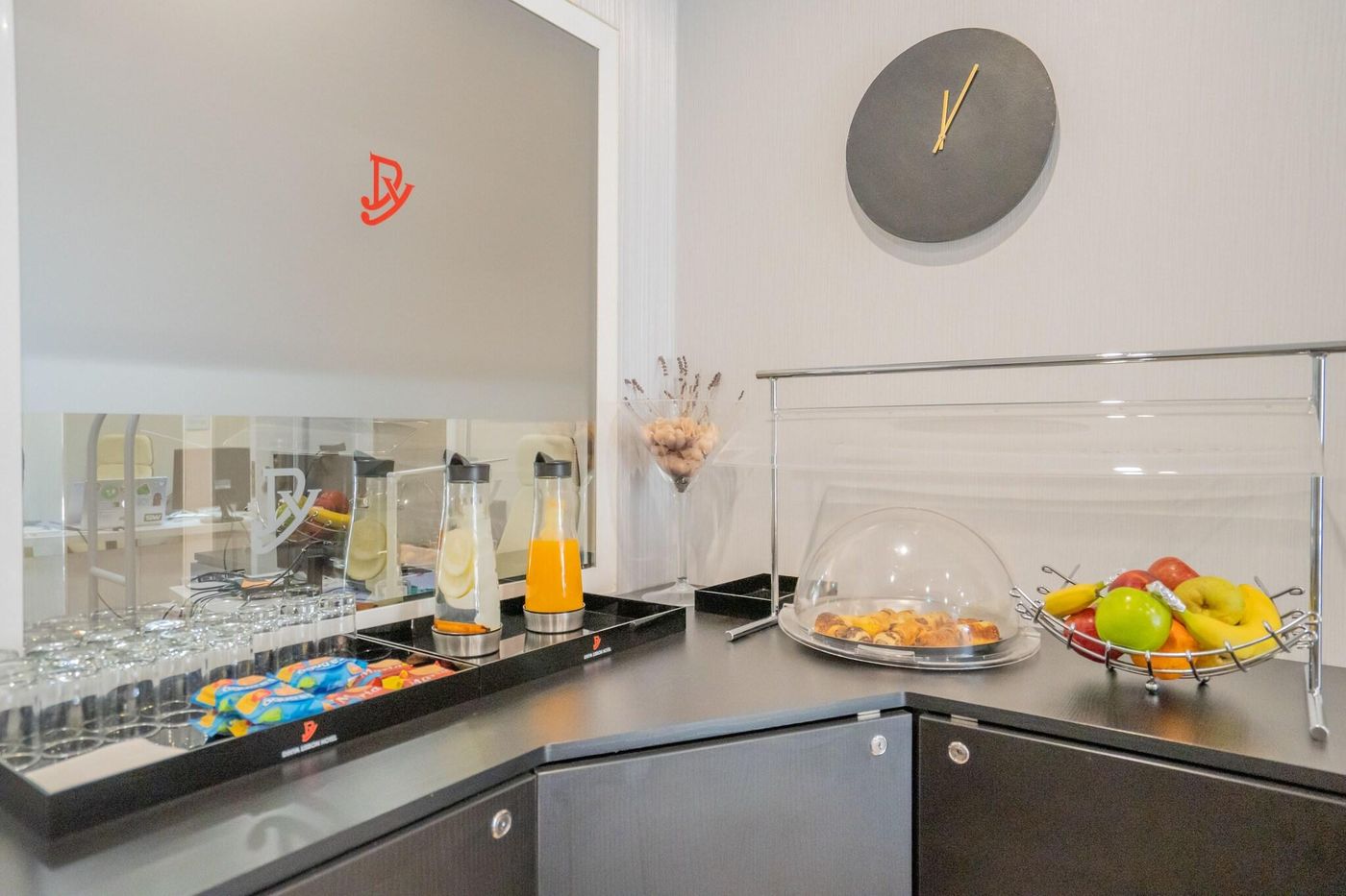 Dinya-Lisbon-Hotel---Lounge-Bar-Lobby-15