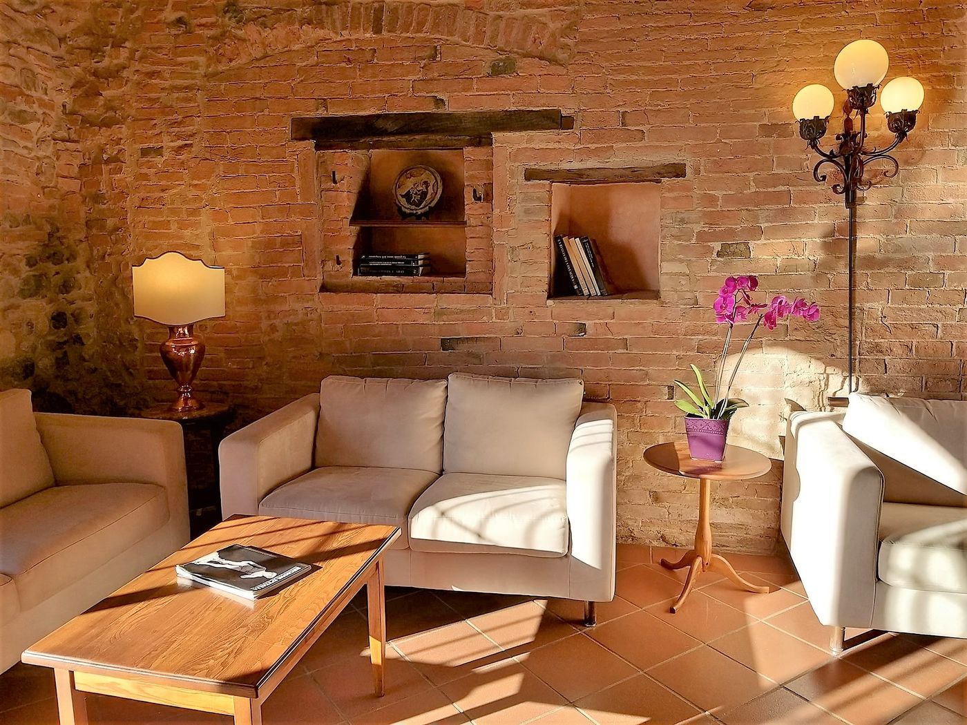 Villa-Curina-Resort-Lobby-14