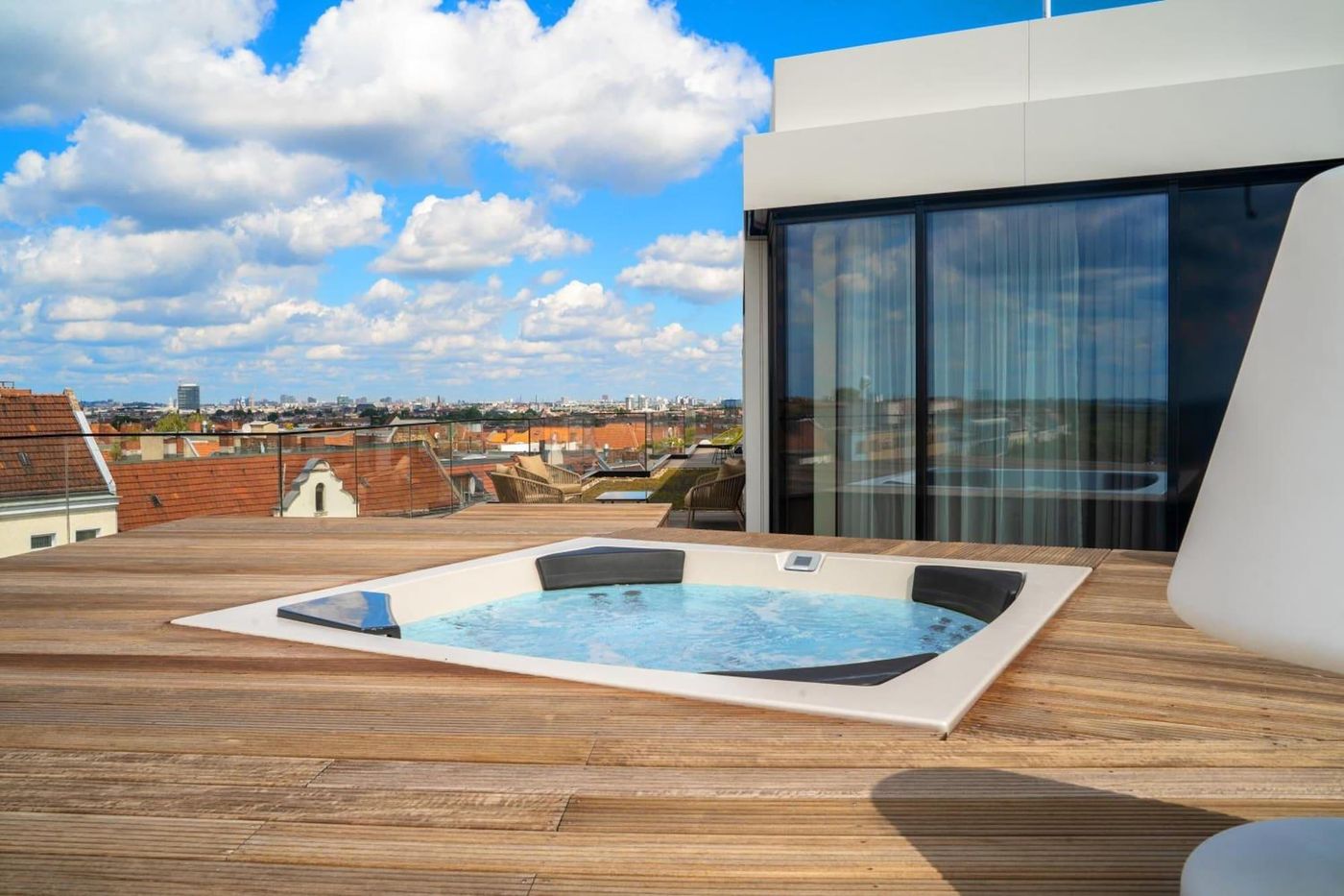 Aeronaut-Serviced-Apartments-powered-by-Pearl1-Sports-and-Entertainment-47