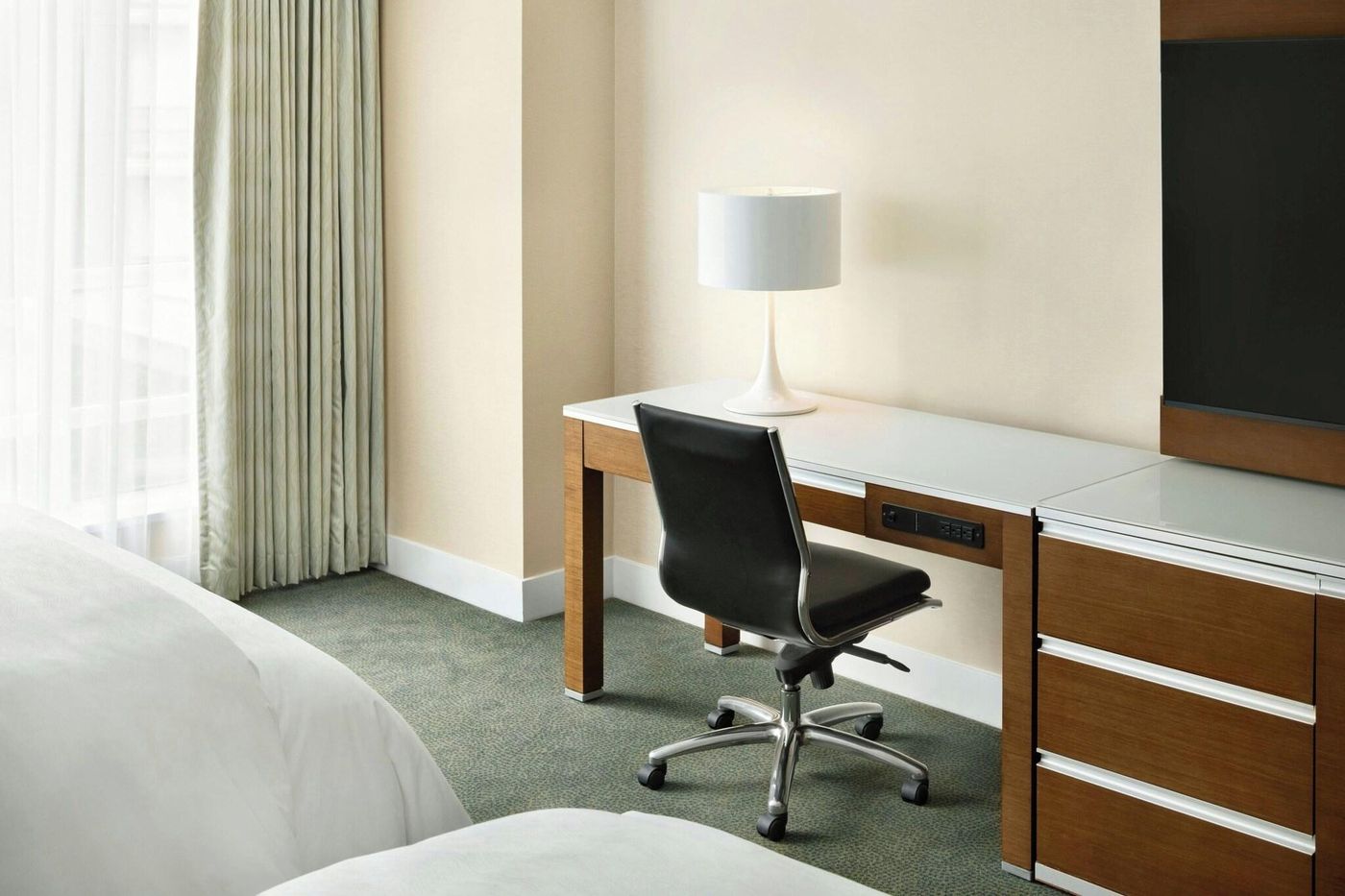 The-Westin-Wall-Centre--Vancouver-Airport-Room-18