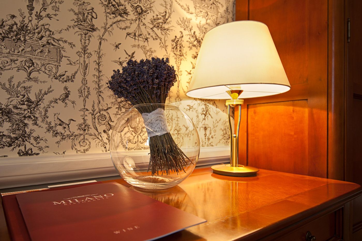 The-Bonerowski-Palace-Room-22