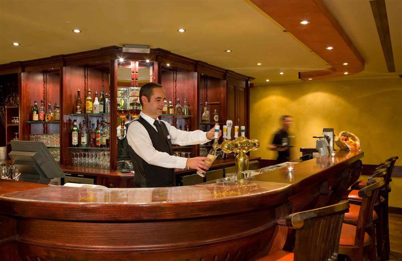 Mercure-Luxembourg-Kikuoka-Golf-And-Spa-Bar-18