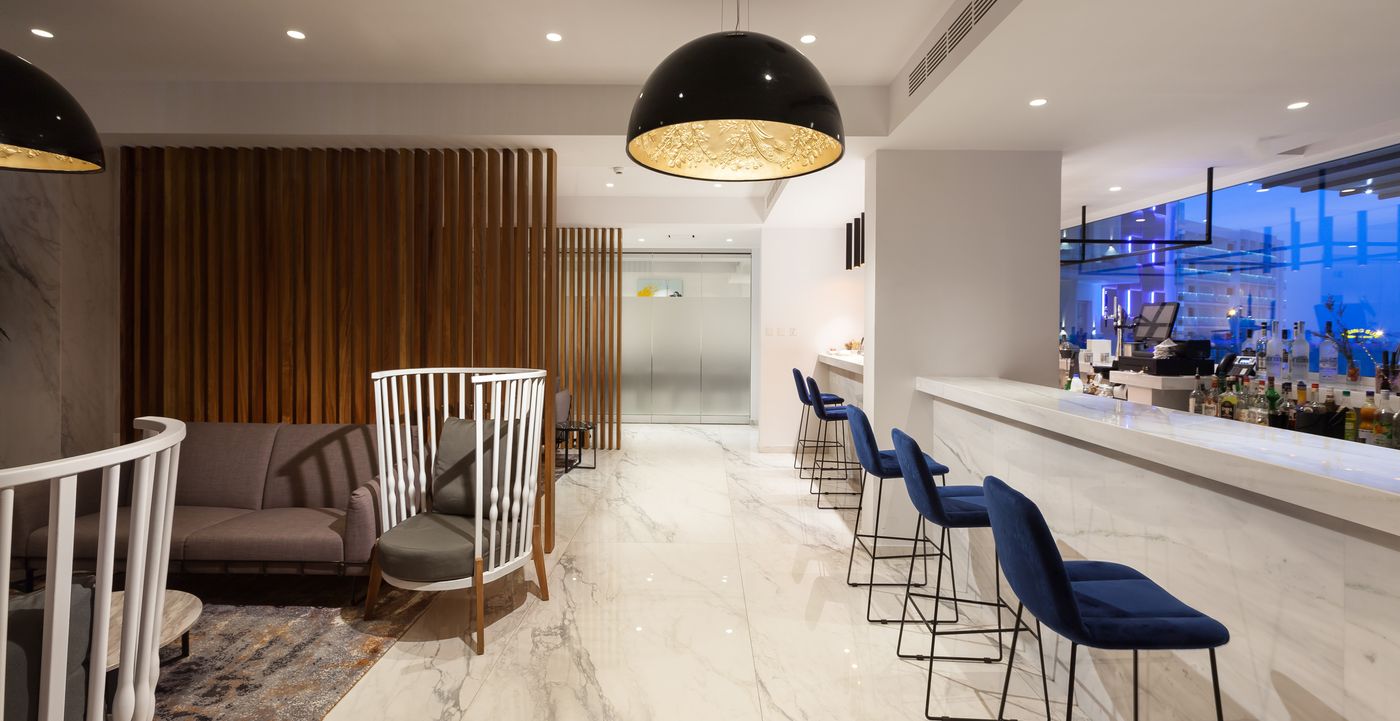 The-Blue-Ivy-Hotel-Bar-30