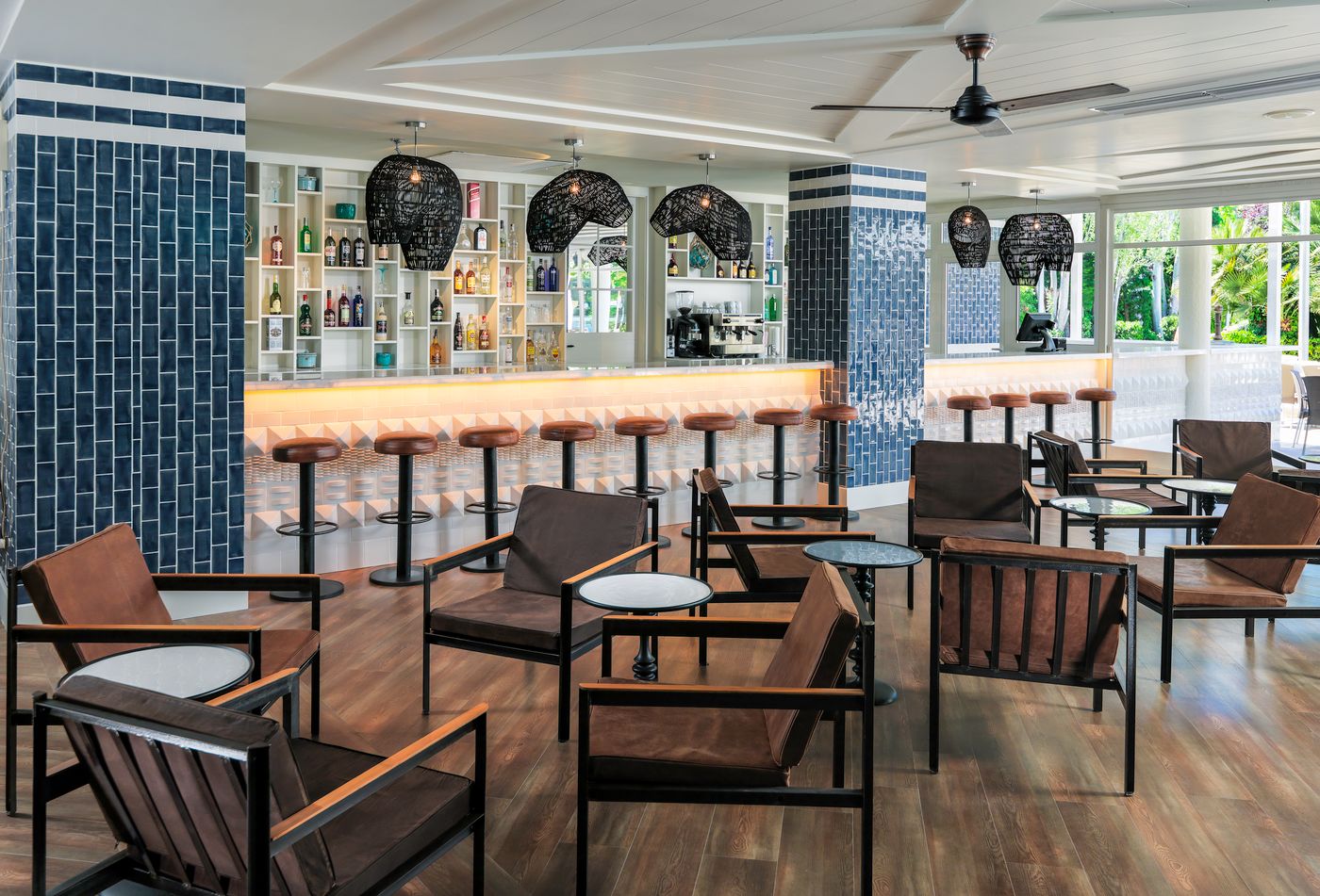 H10-Vintage-Salou---Adults-Only--16---Bar-42