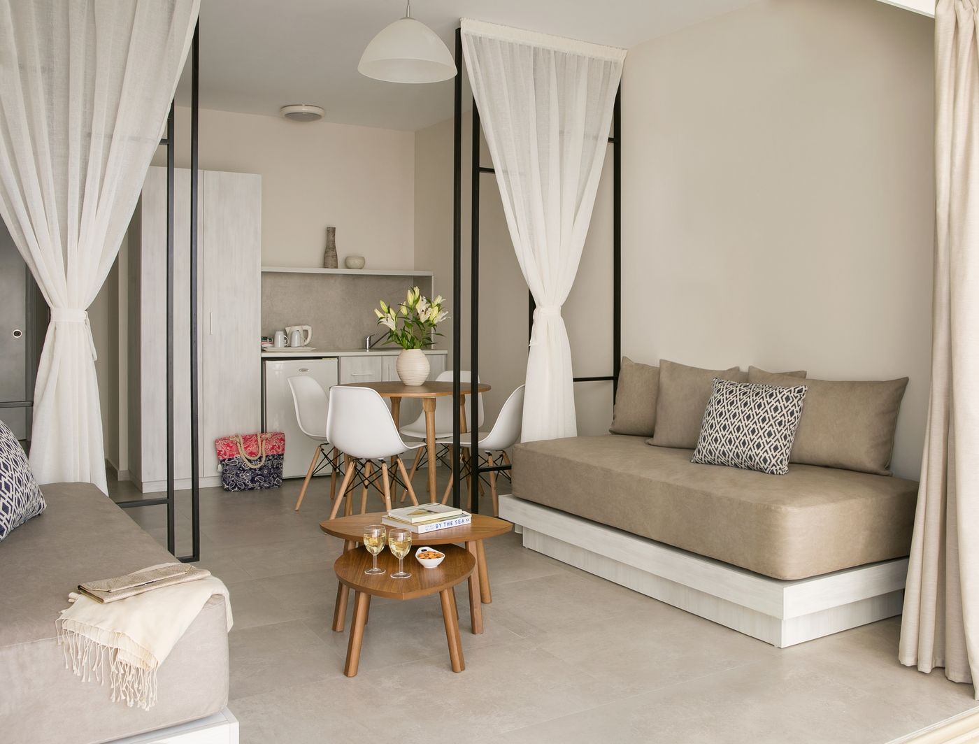 Louis-Paphos-Breeze-Room-45