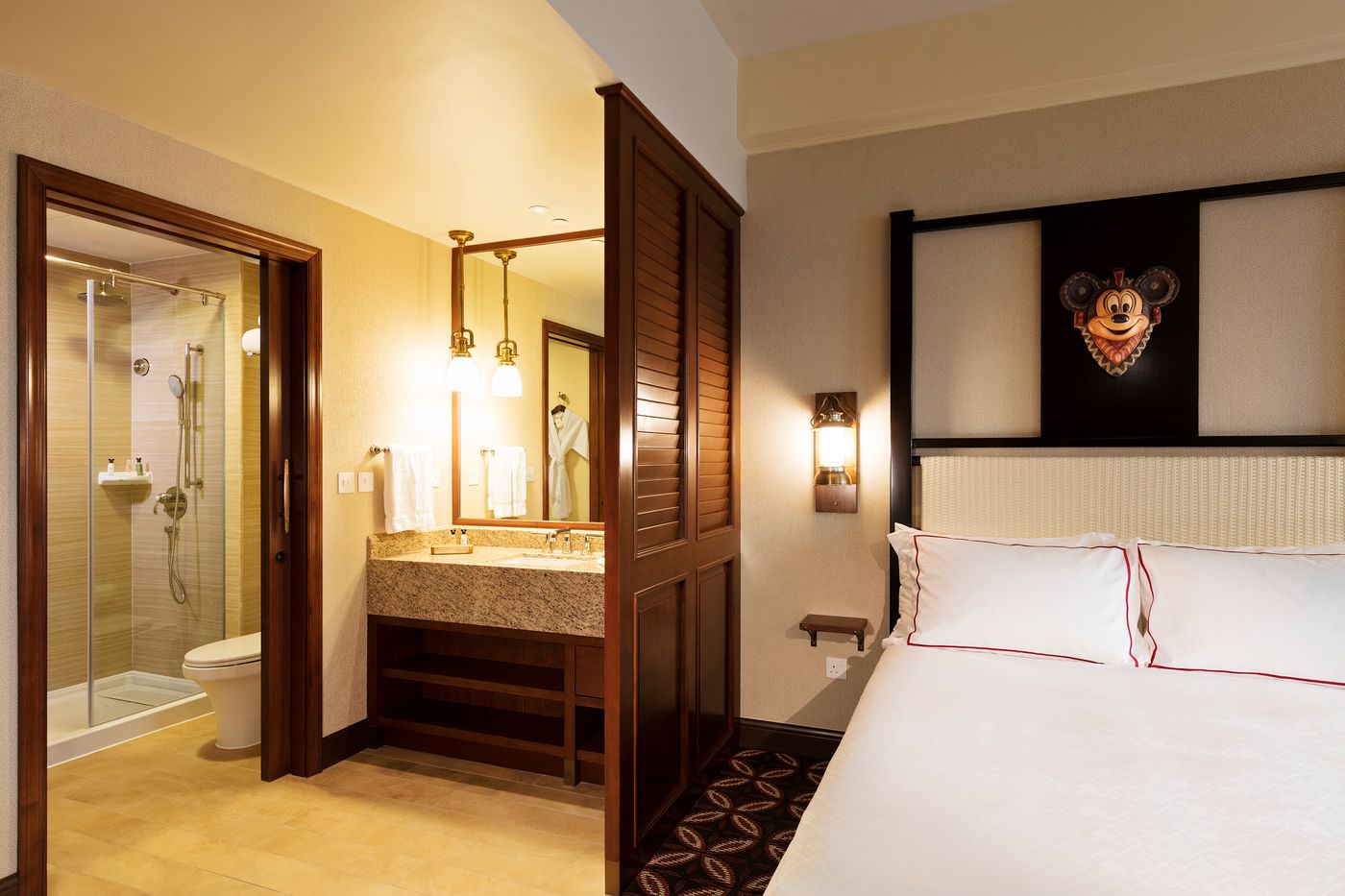 Disney-Explorers-Lodge-Room-11