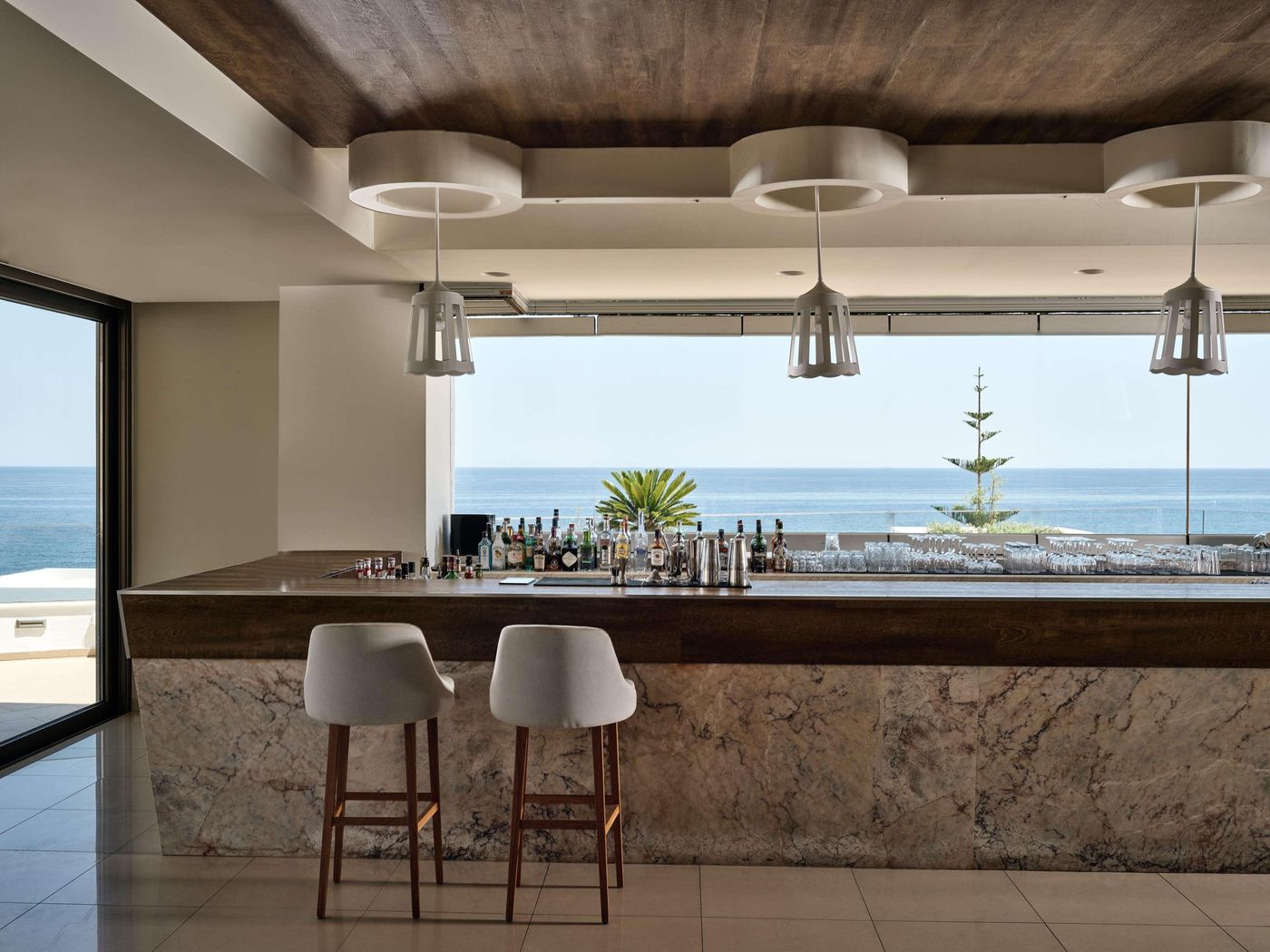 The-Royal-Blue-Bar-54