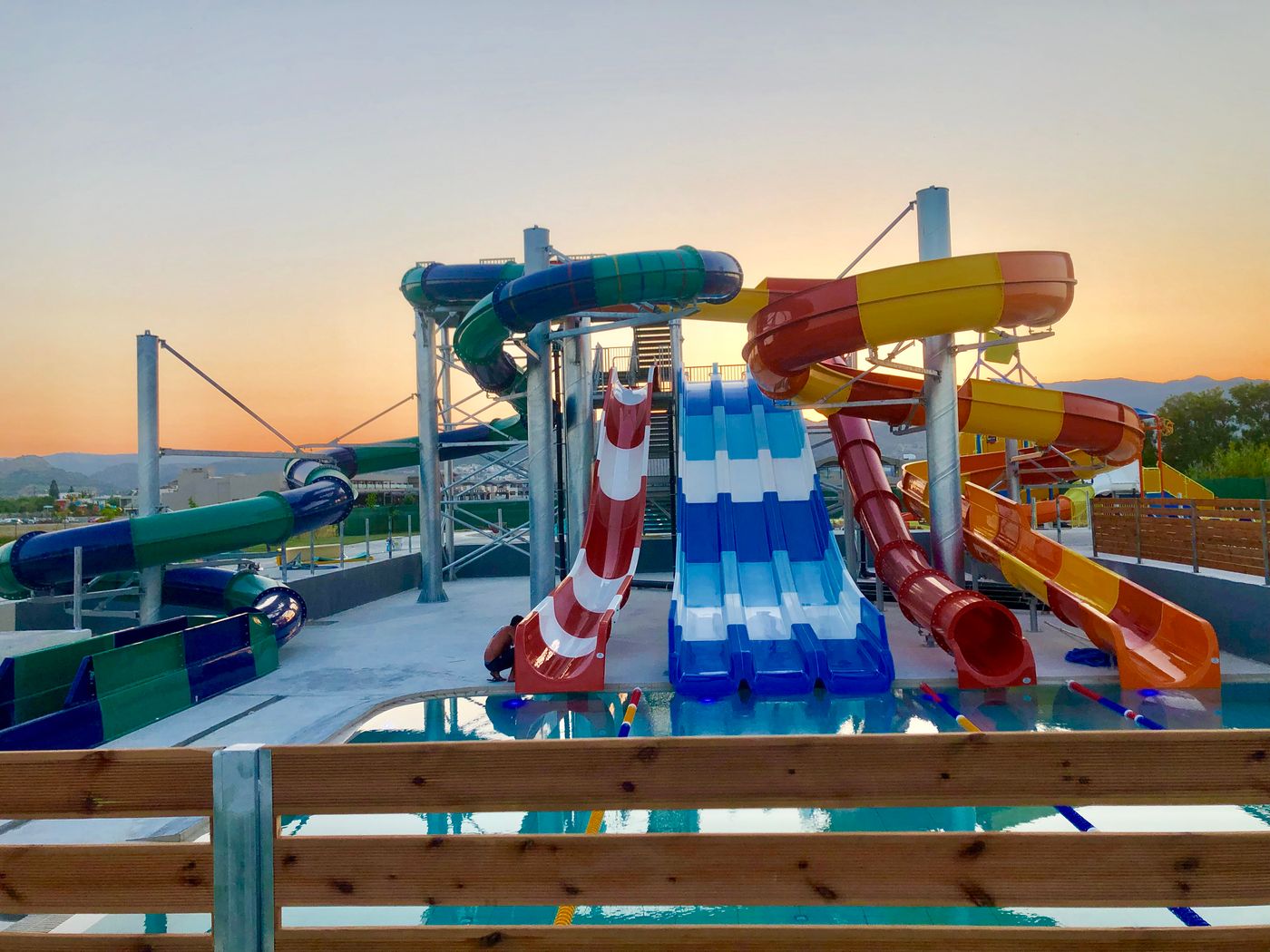 Selini-Suites-Sports-and-Entertainment-22