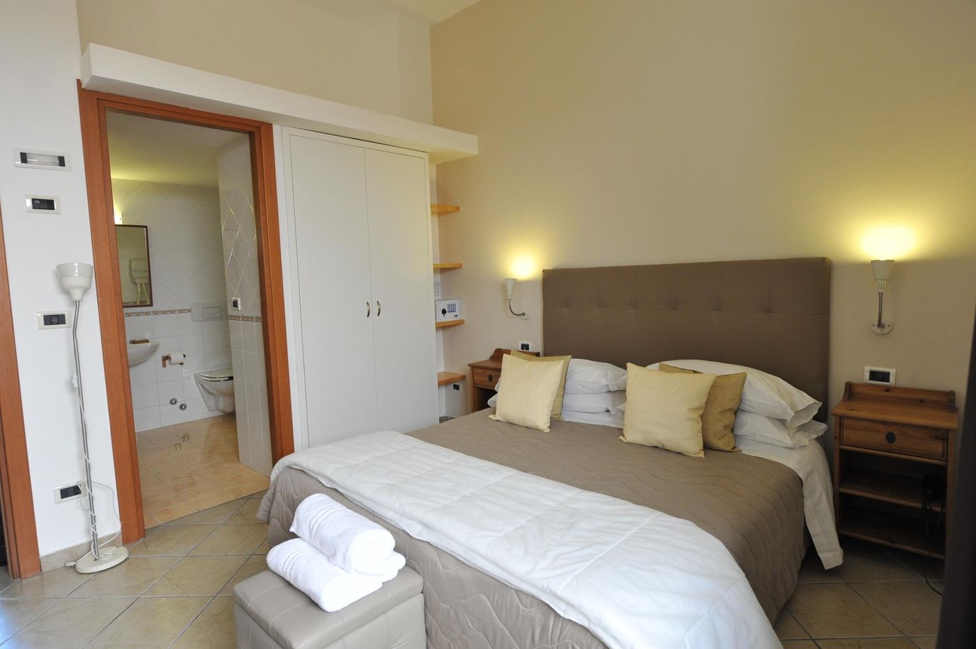 Rivoli-Sorrento-Room-10