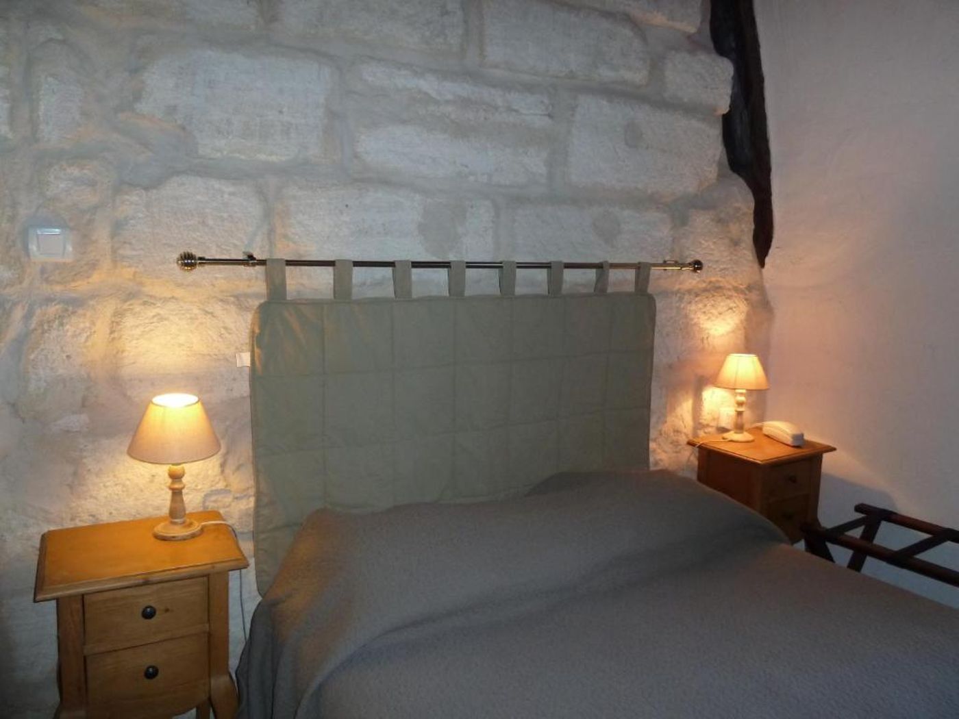 Logis Hotel Residence les Cedres-France-VILLENEUVE LES AVIGNON-Room-9
