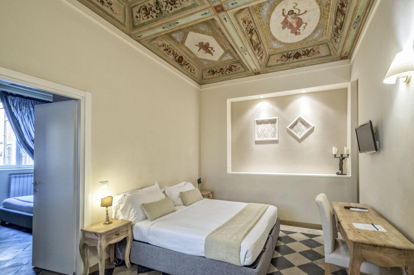 Little-Queen-Suite-Room-40