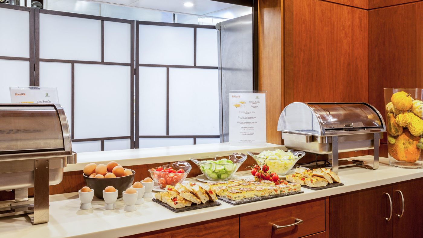 Holiday-Inn-Milan-Garibaldi-Station-Restaurant-28