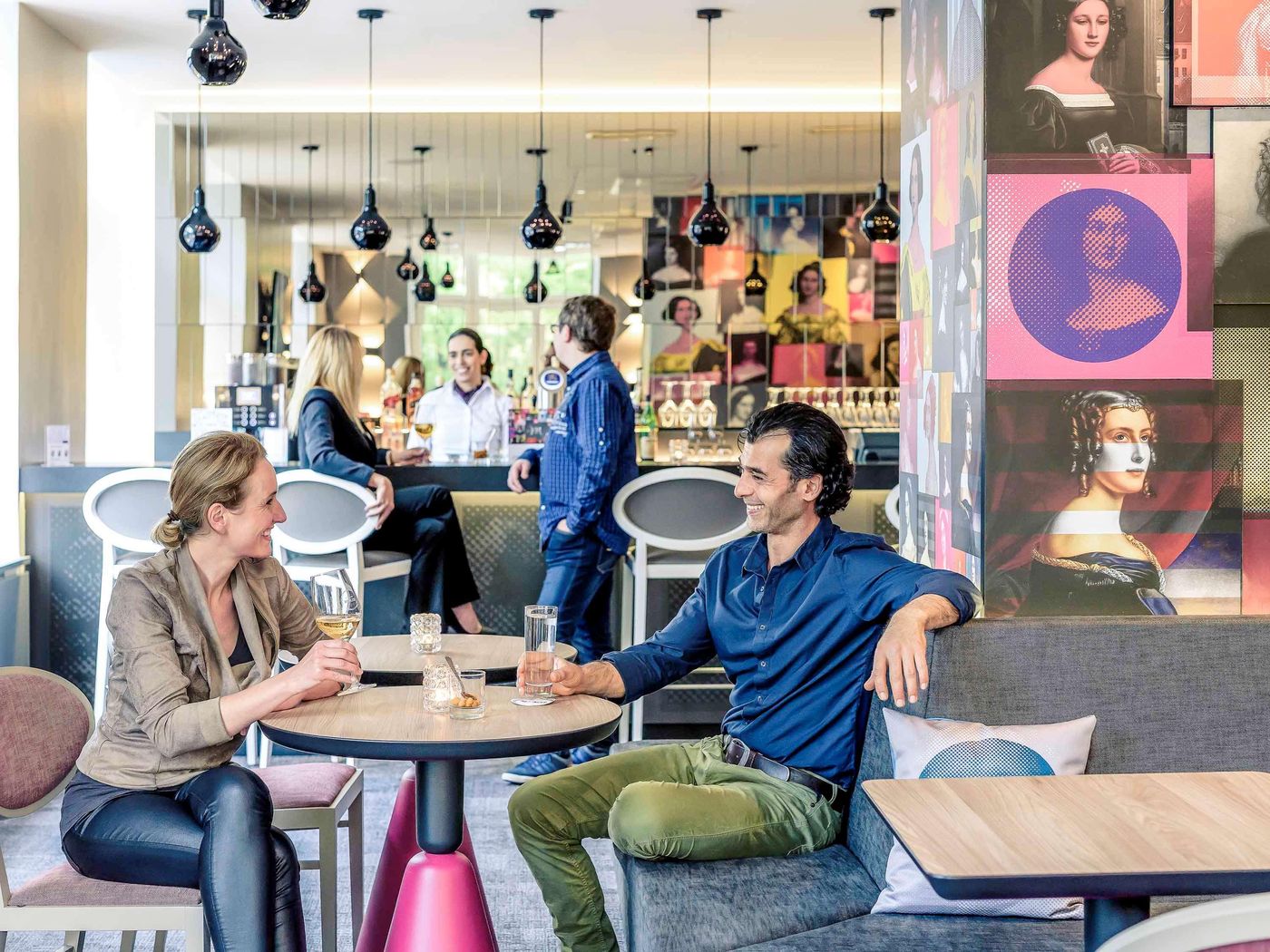 Mercure-Hotel-Muenchen-am-Olympiapark-Bar-17