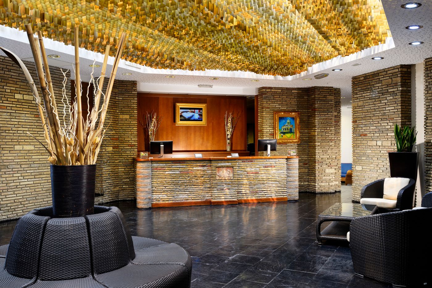 Unahotels-Capotaormina-Lobby-38