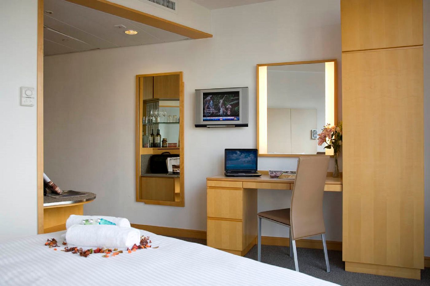 Garden-View-Hong-Kong-Room-15