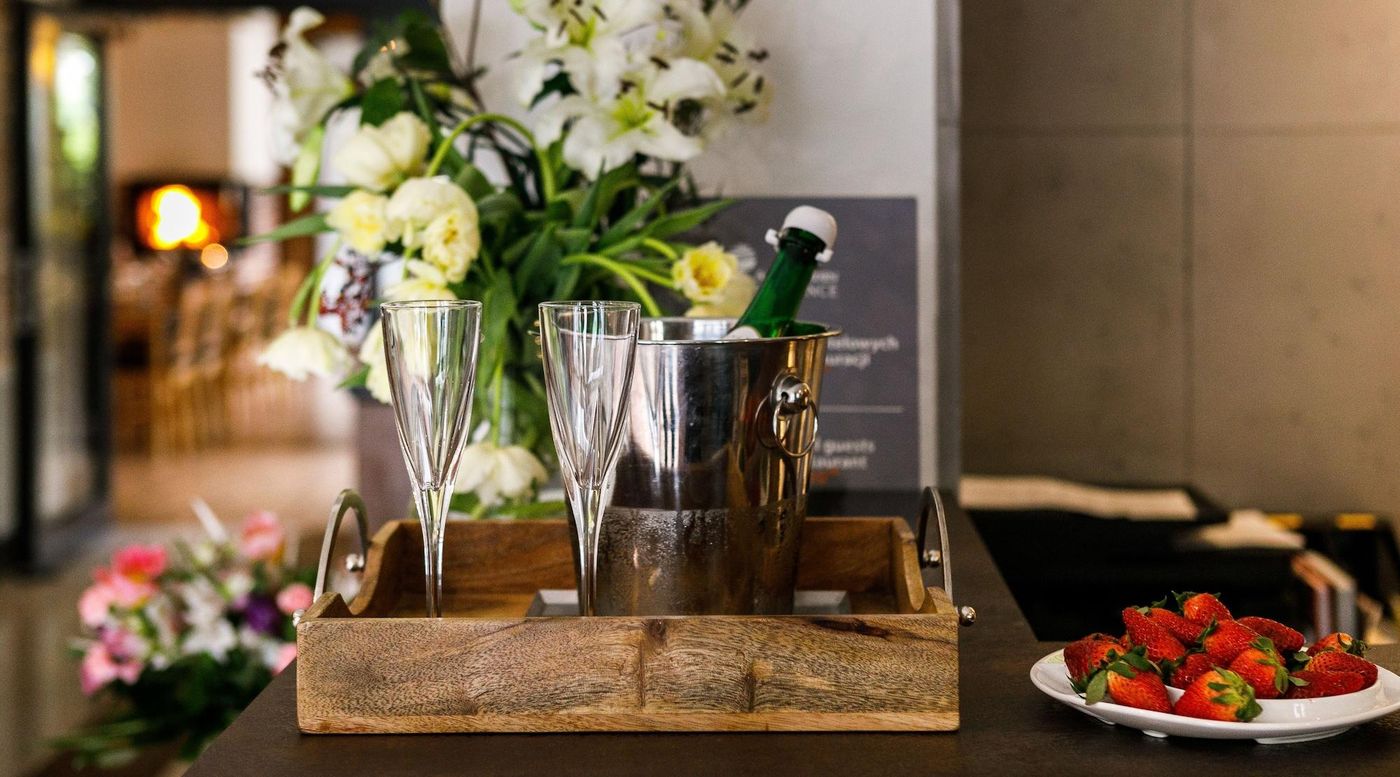 Art---Garden-Residence-Lobby-16