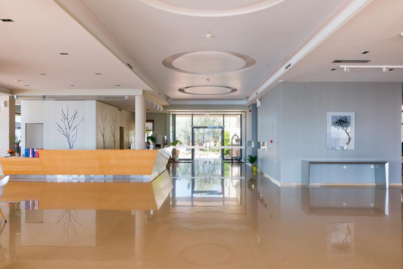 Aeolis Thassos Palace