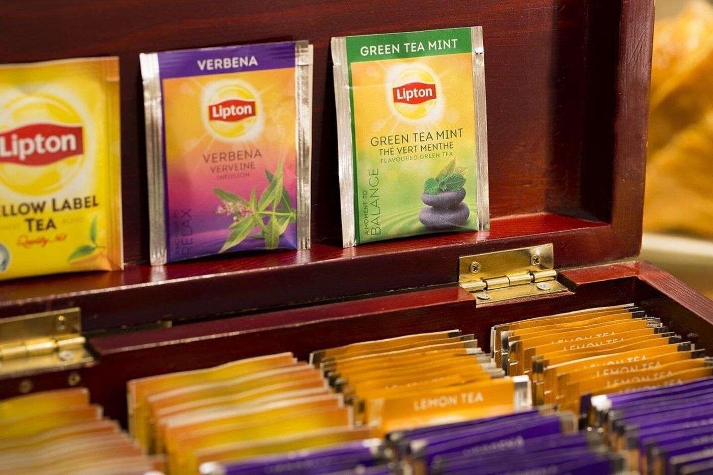 Europe-Tour-Eiffel-Restaurant-46