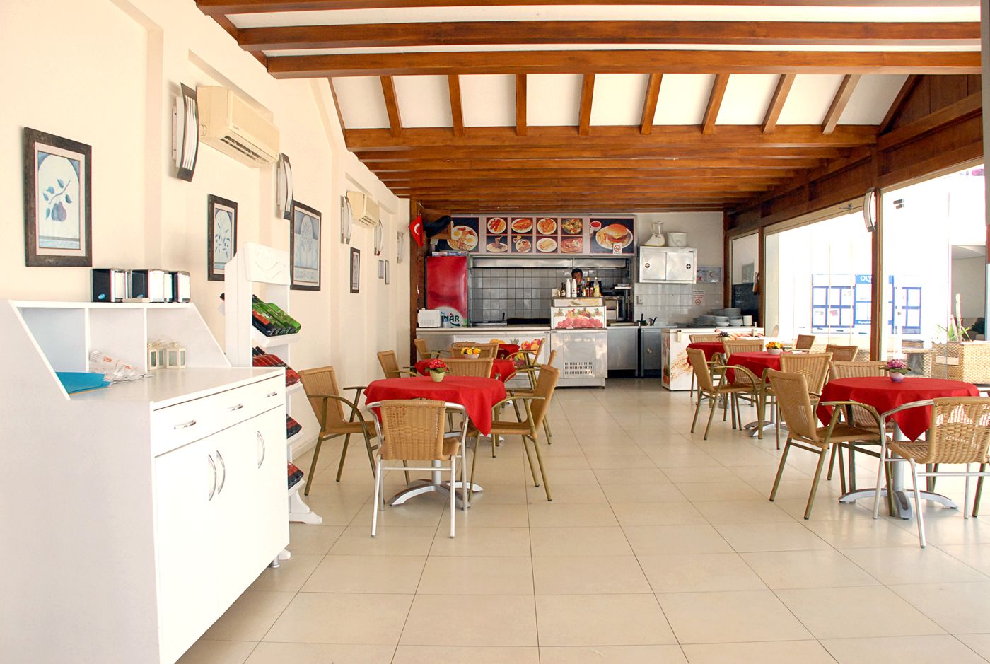 Costa-Queen-Resort-Restaurant-12