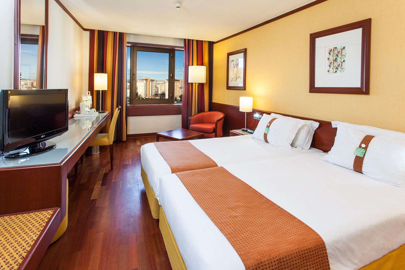 Holiday-Inn-Lisbon-Continental-Room-6