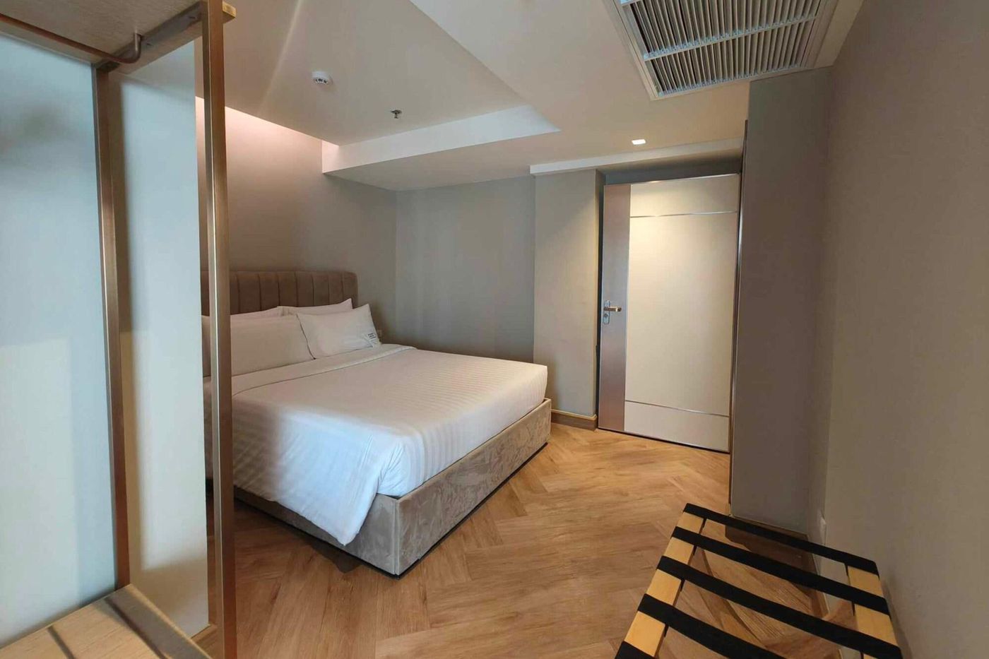Away-Bangkok-Riverside-Kene-Room-41