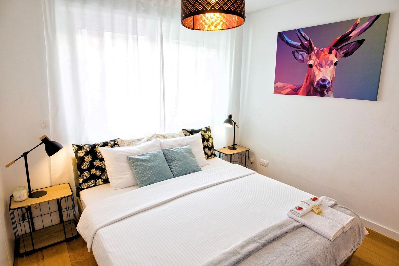 Industrial-Lisbon-Apartment---Adults-Only-Room-16