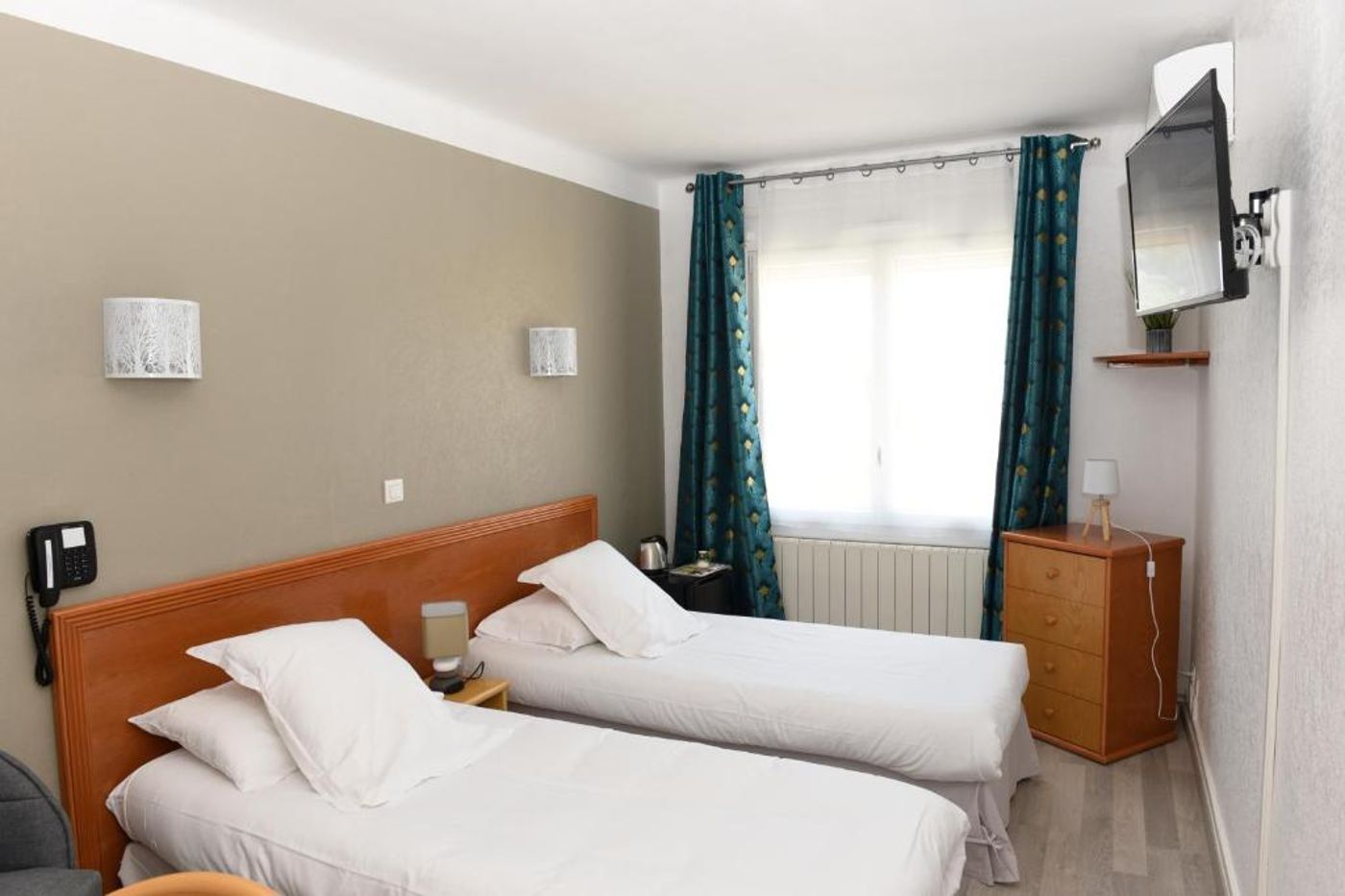 Cit'hotel Azur - France - Balaruc-les-Bains - Room - 3