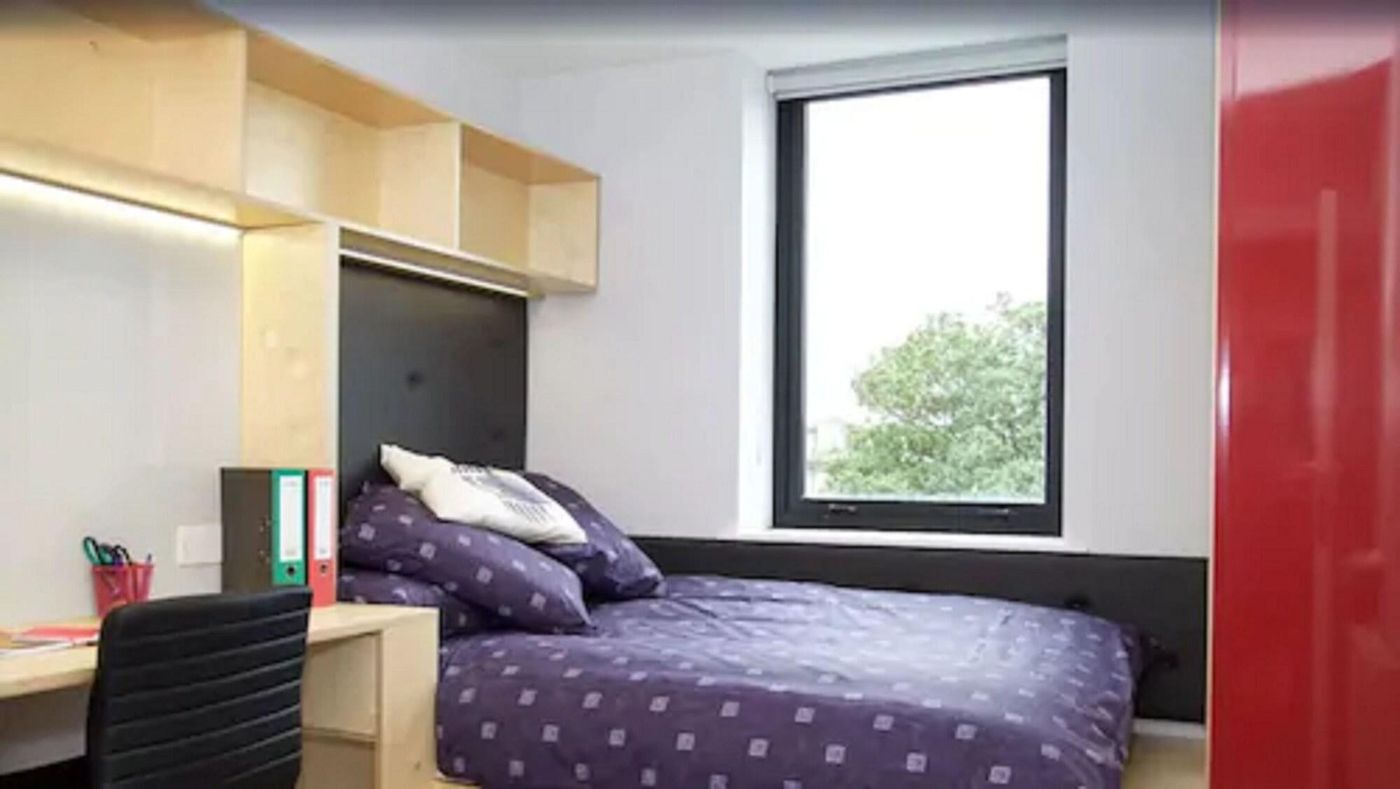 Broadstone Hall-Ireland-DUBLIN-Room-8