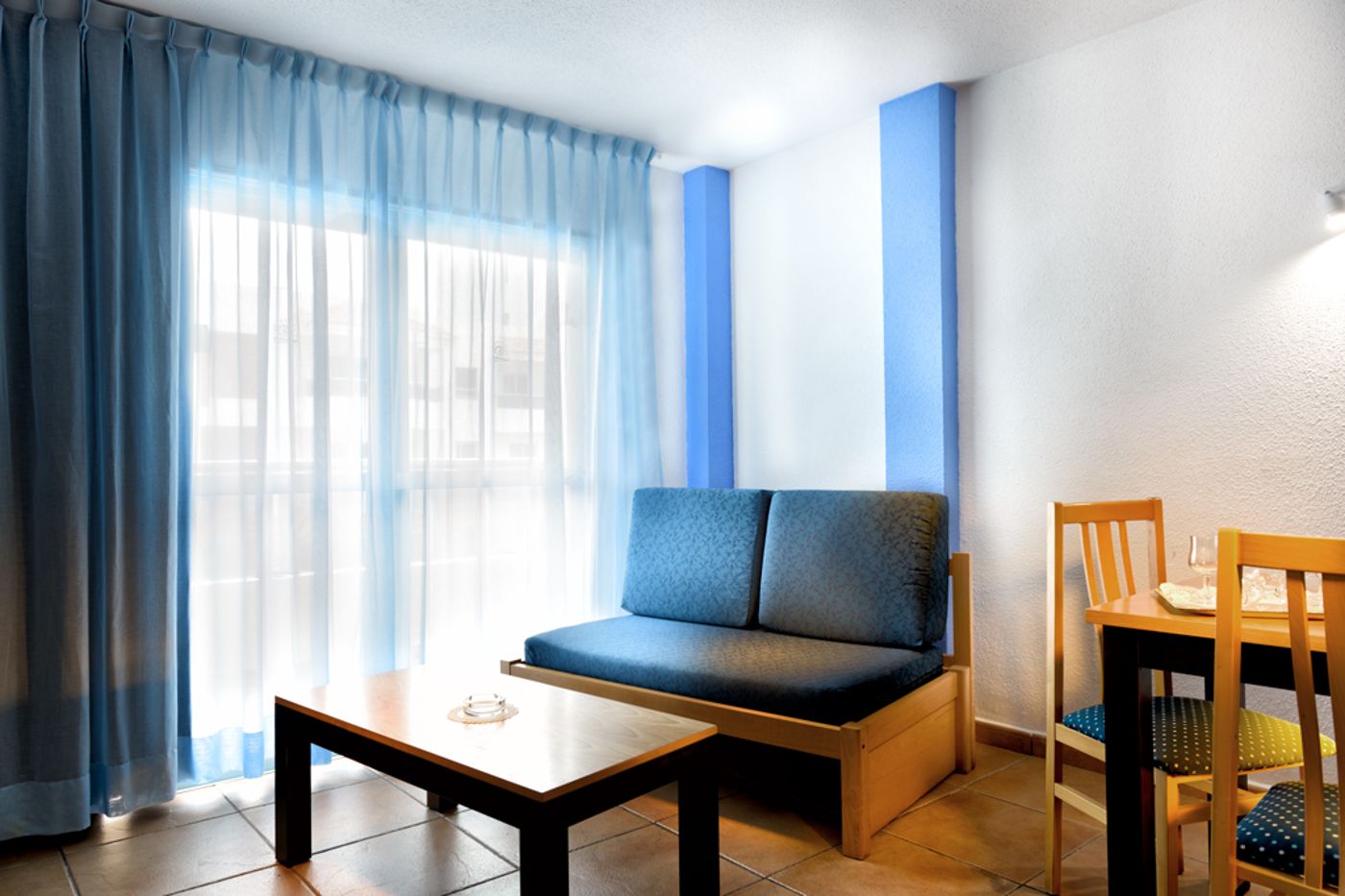 Oro Blanco Apartments