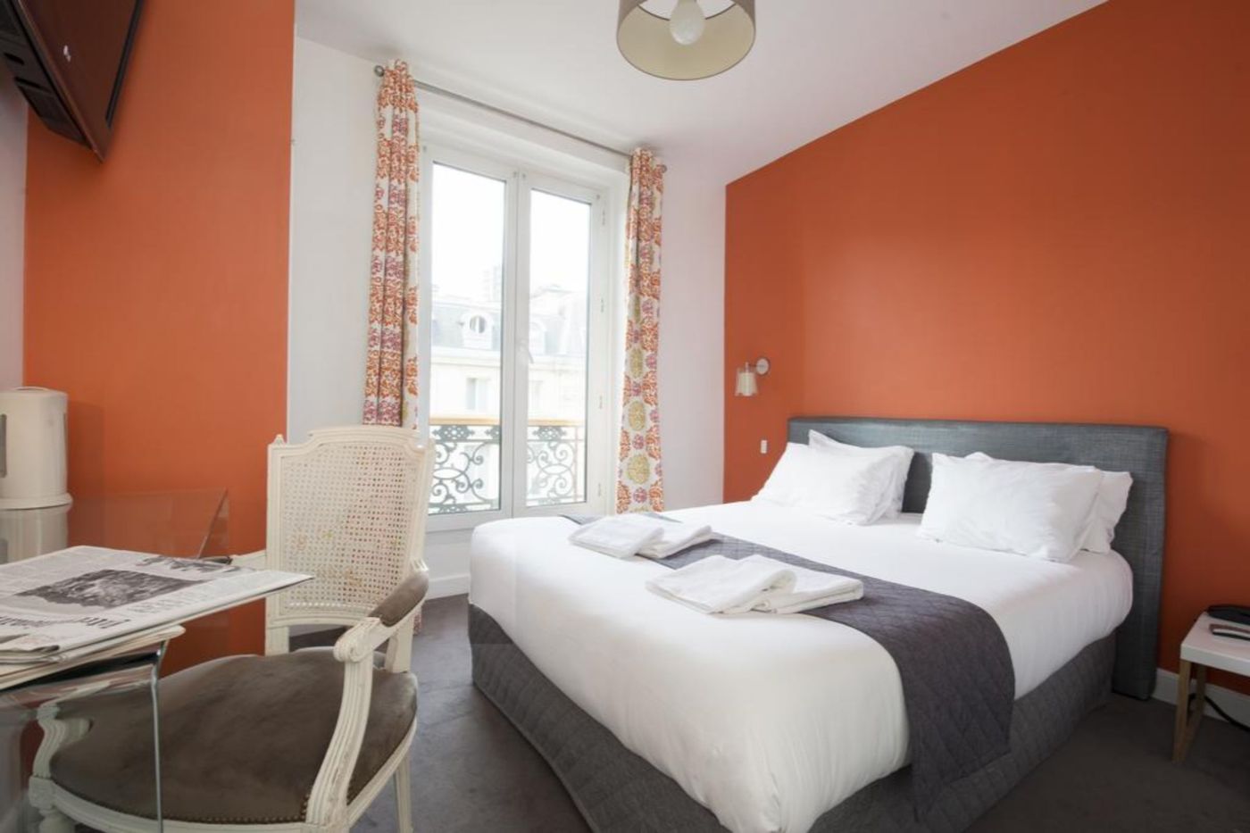 France-Louvre-Room-3