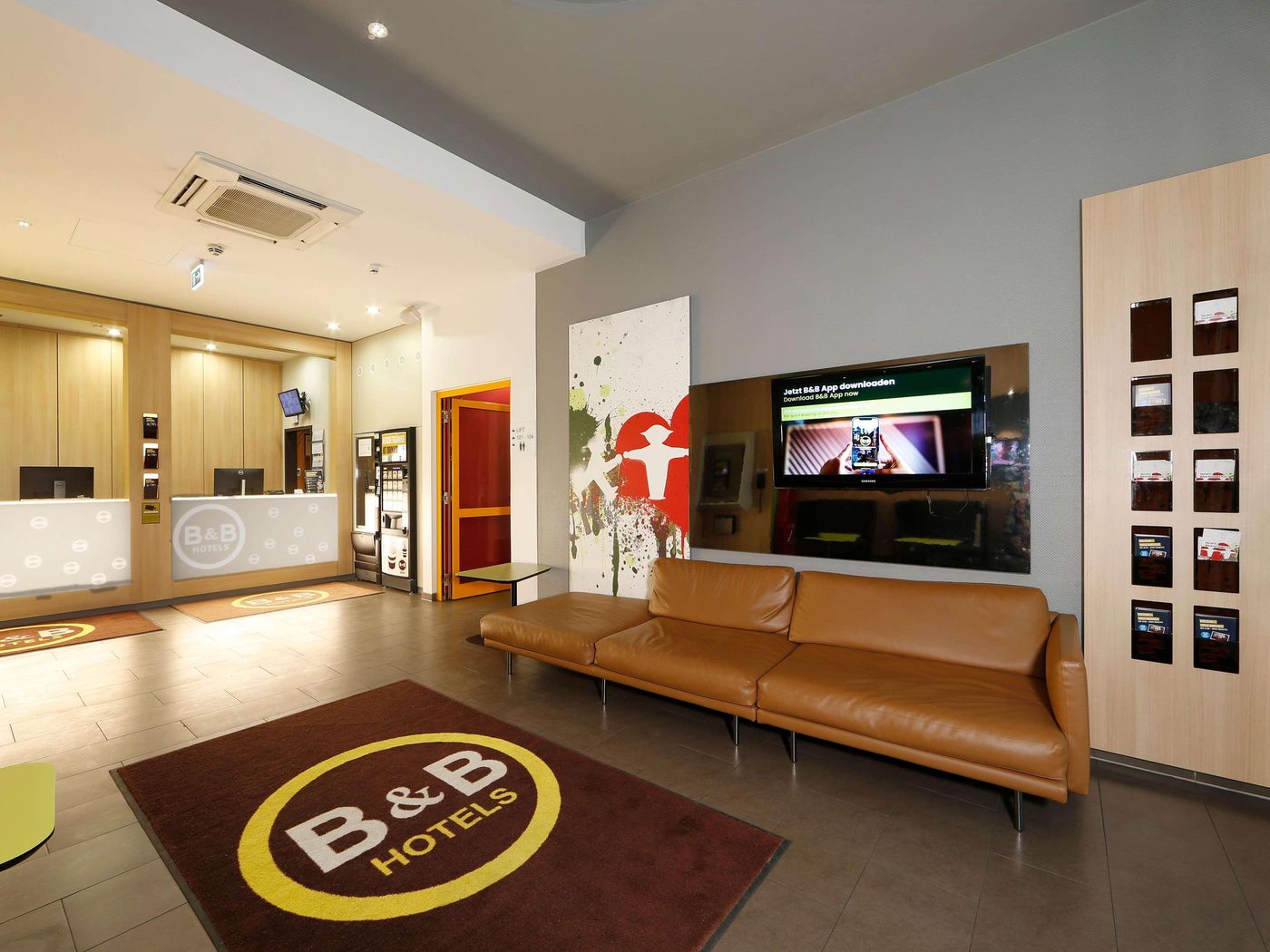 B-B-Hotel-Berlin-Potsdamer-Platz-Lobby-11