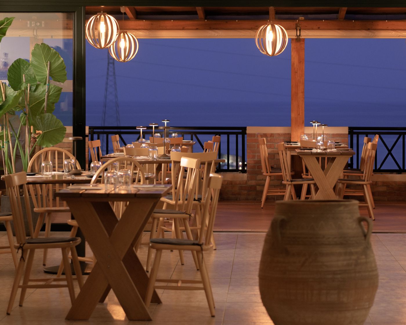 Asterias-Village-Restaurant-51