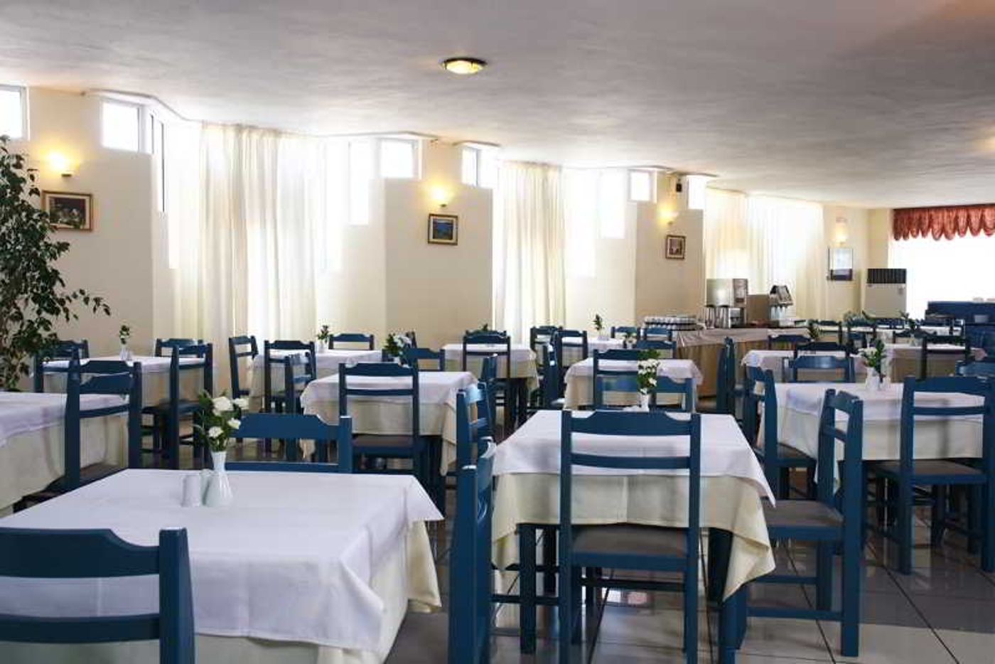 Evelyn-Beach-Restaurant-13