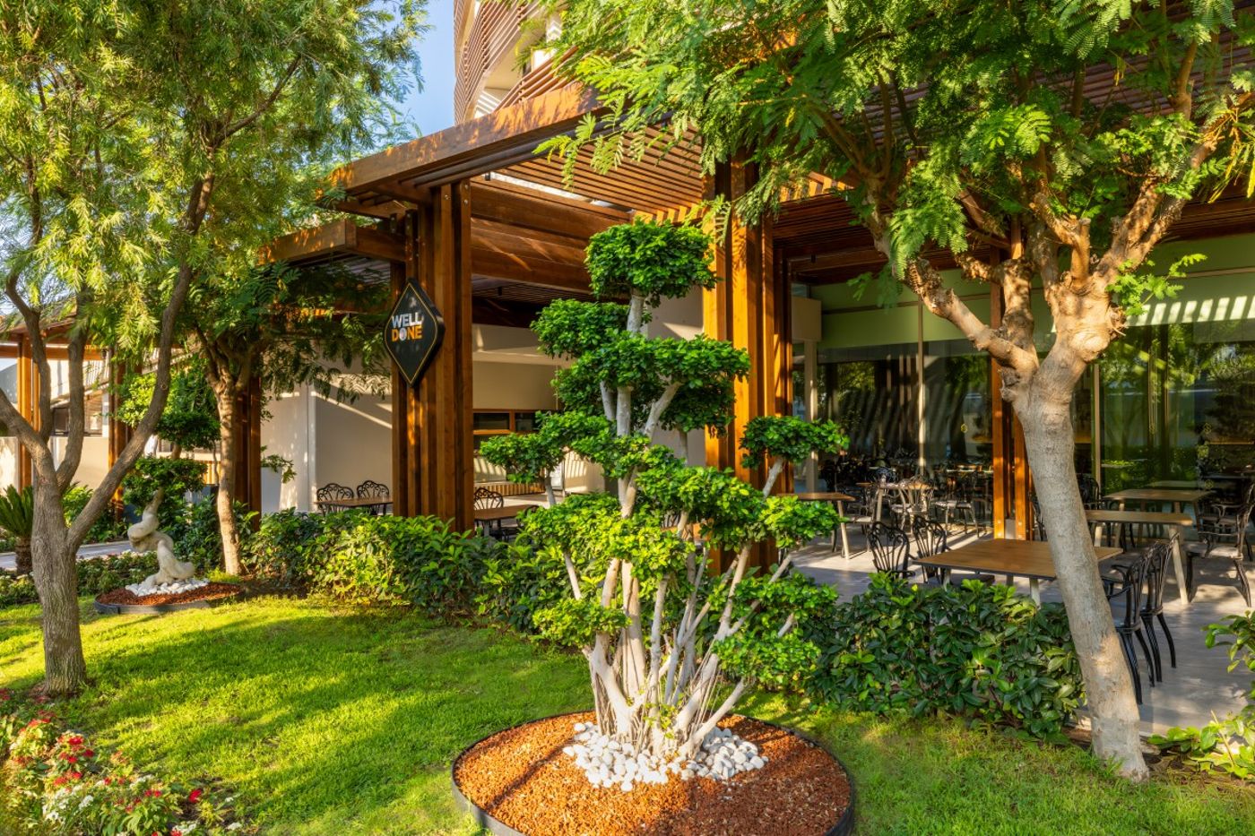 Nirvana Cosmopolitan