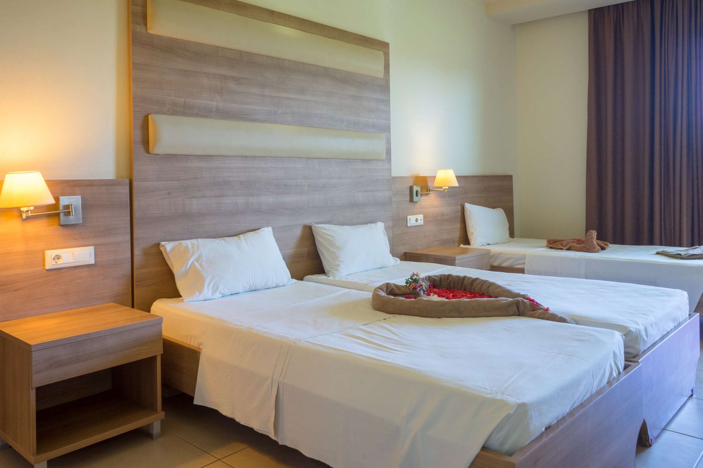 Stamos-Hotel-Room-36