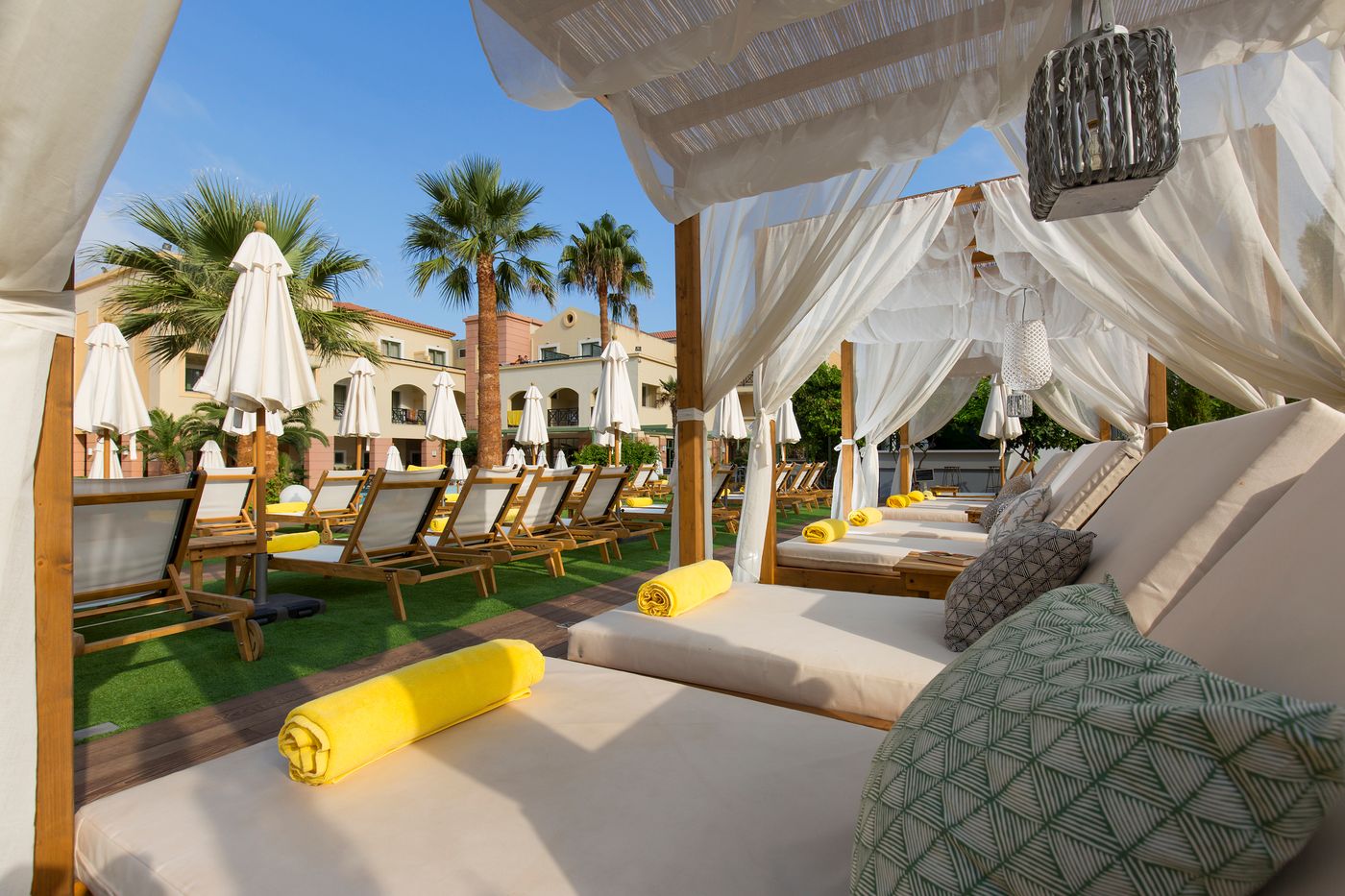 Samaina-Inn-Hotel-Pool-41