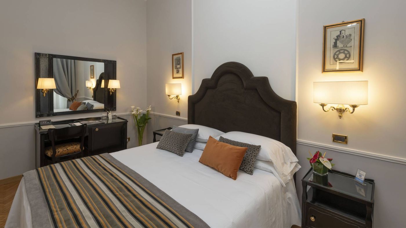Bettoja-Hotel-Massimo-d-Azeglio-Room-17