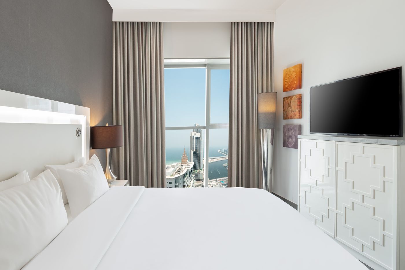 Wyndham-Dubai-Marina-Room-17