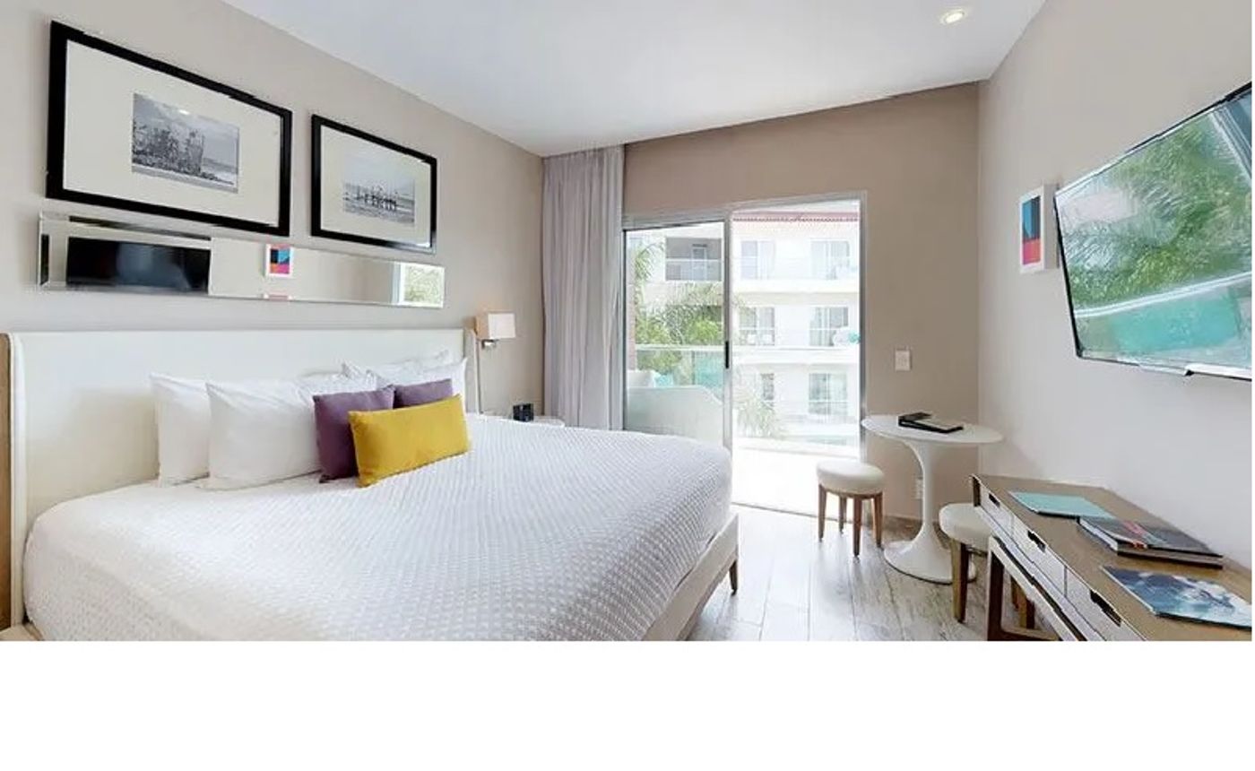 Essence-at-the-Fives-Beach-Room-35