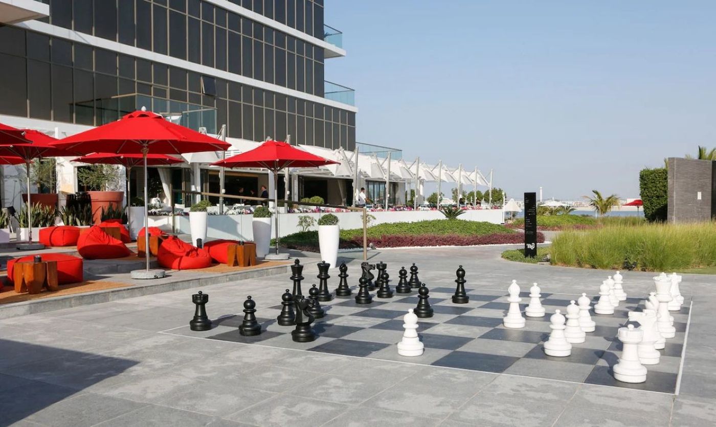 Th8 Palm Dubai Beach Resort 02.03