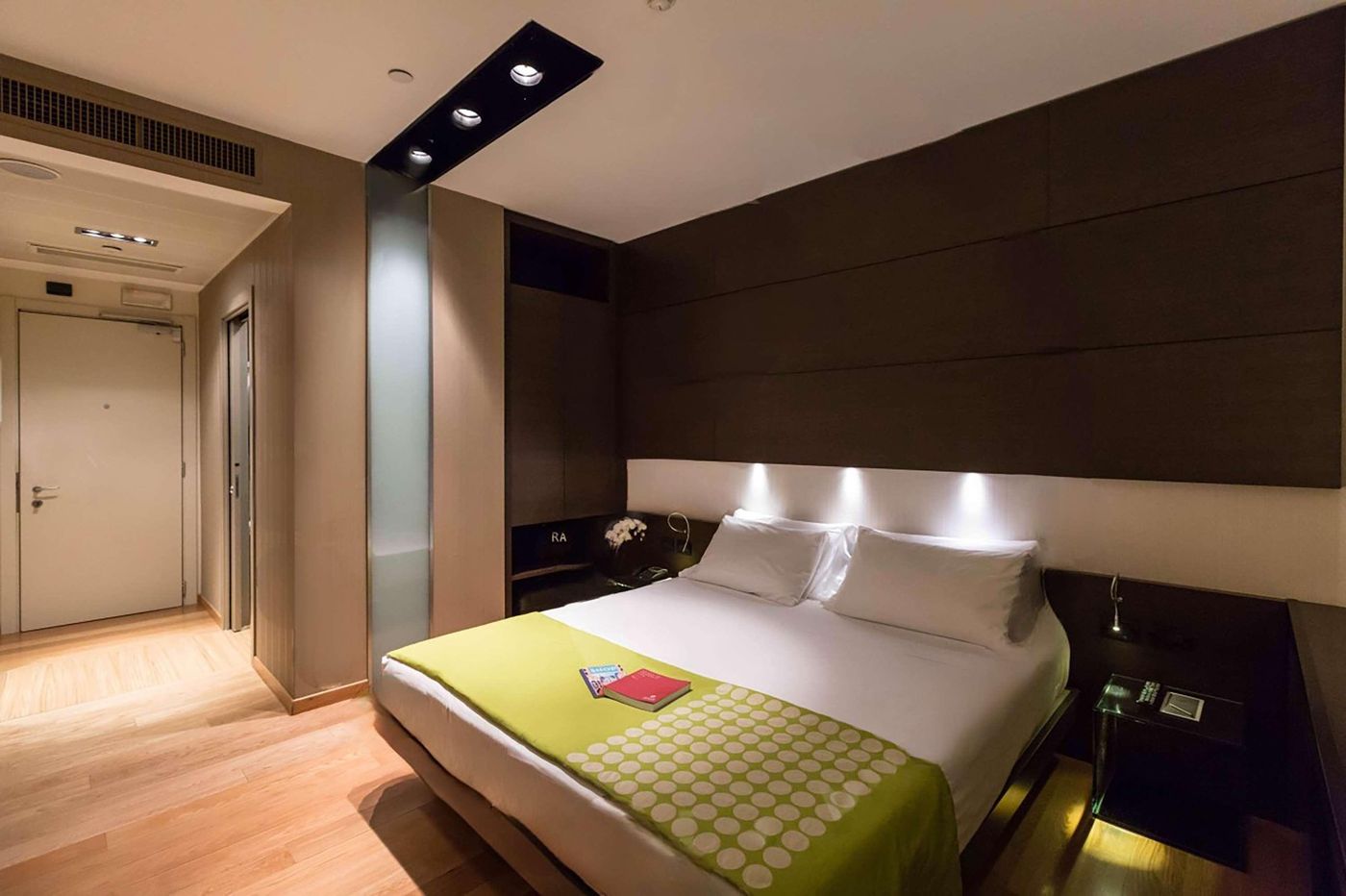 Best-Western-Plus-The-Hub-Hotel-Room-18