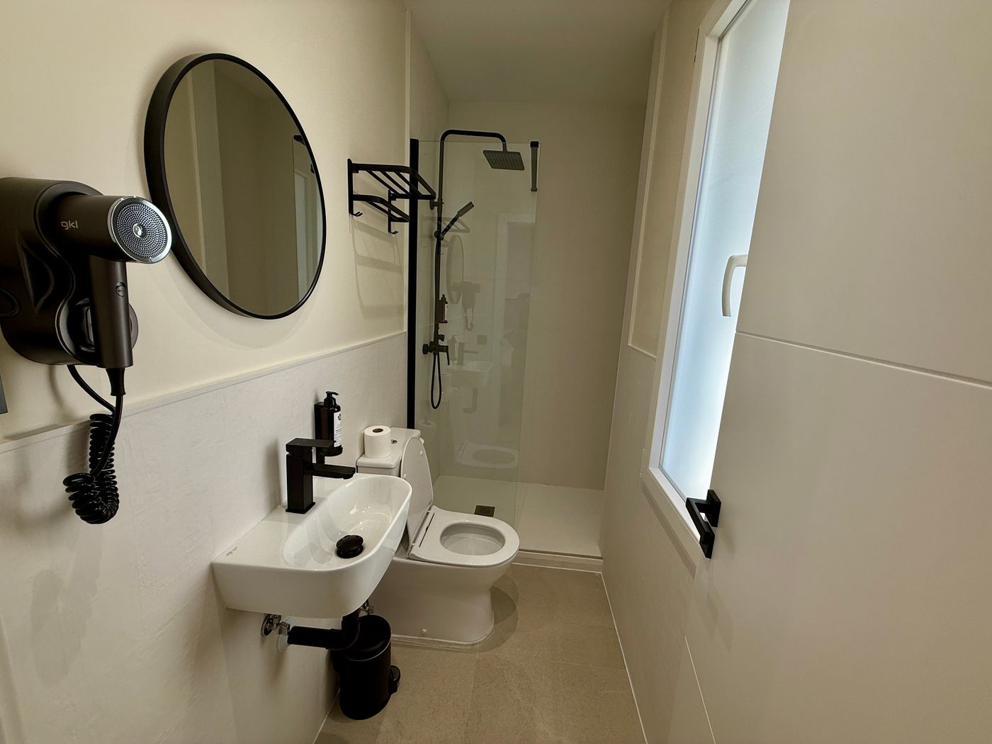 Mucho-Madrid-Room-55