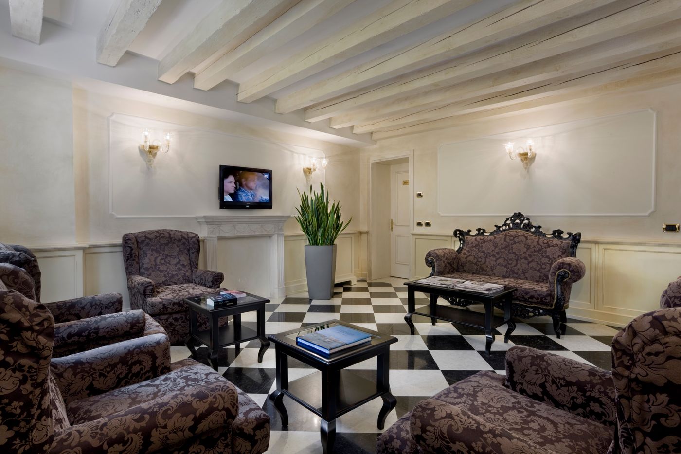 Maison-Venezia-UNA-Esperienze-Lobby-13