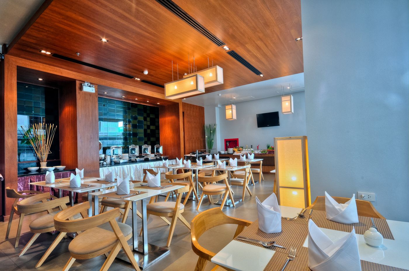 The-Ashlee-Heights-Patong-Restaurant-18